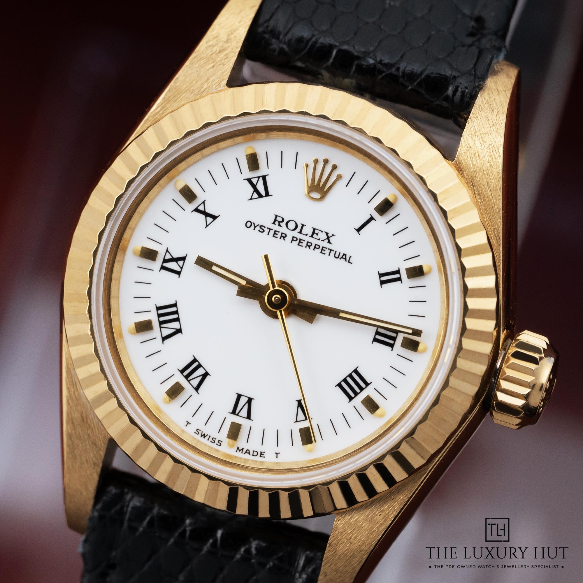 2025/08/Vintage_Rolex_Oyster_Perpetual_Gold_26_White_51983-e.jpg