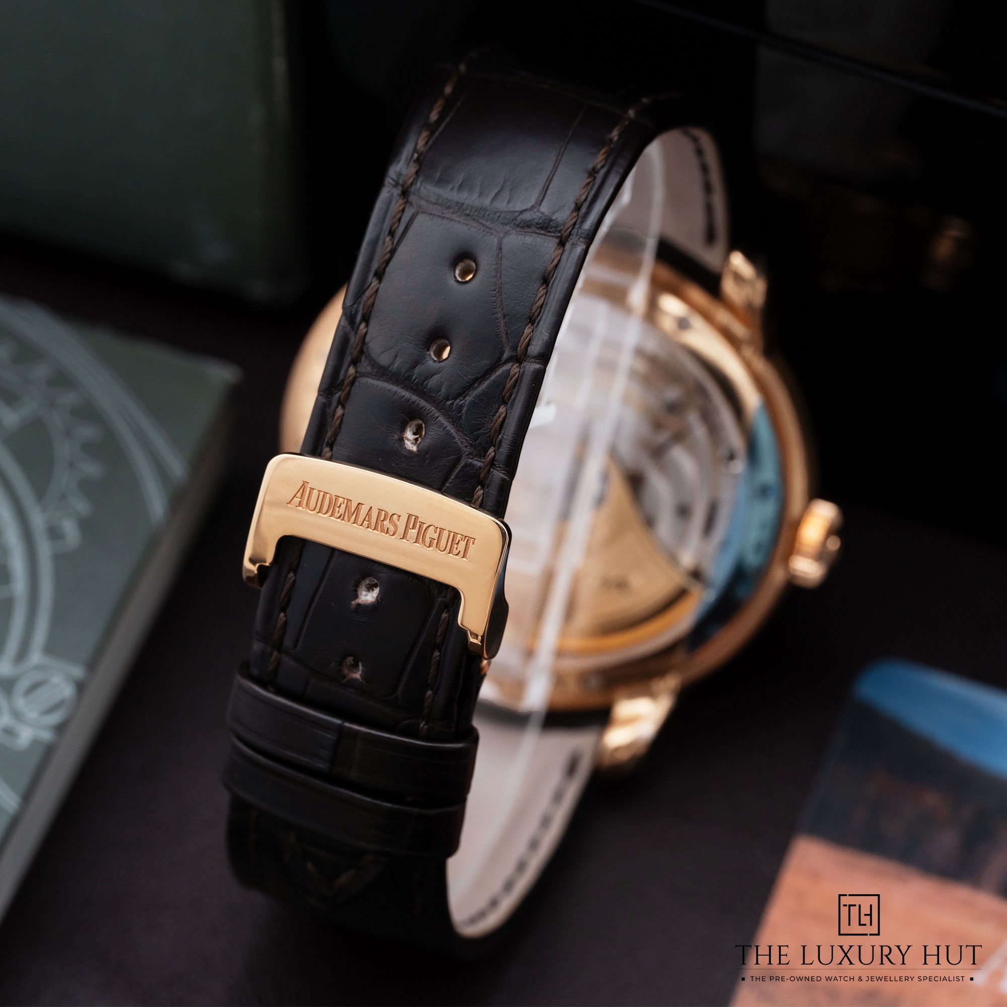 2025/09/Audemars_Piguet_Millenary_Gold_47mm_Skeleton_52167-d.jpg