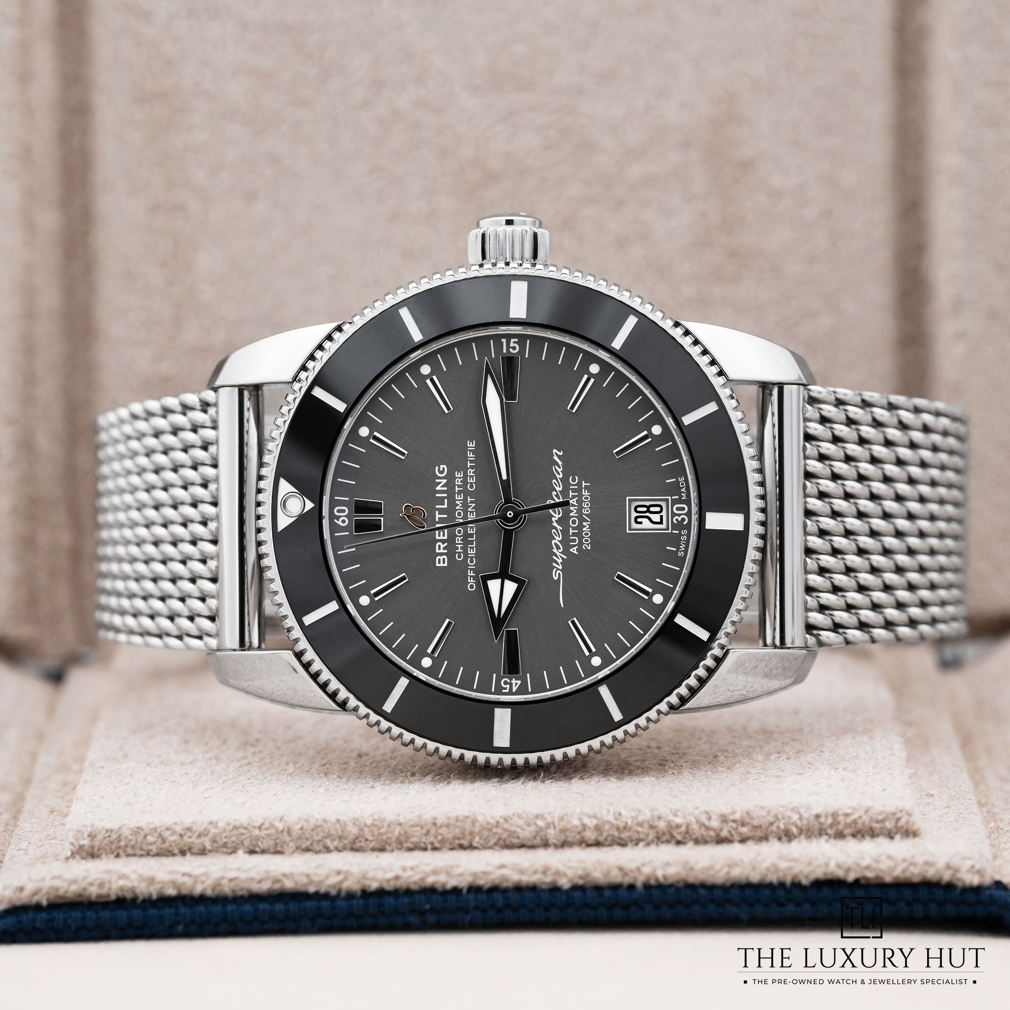 2025/09/Breitling_Superocean_Heritage_B20_Steel_Grey_52203-b.jpg
