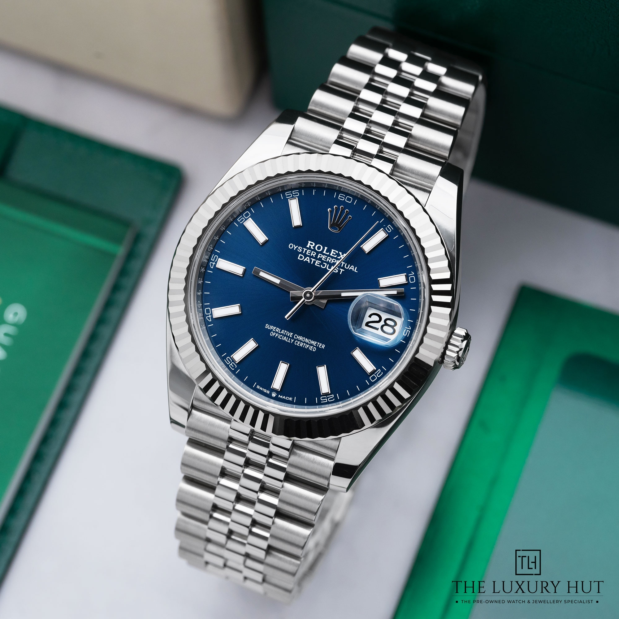 2025/09/Rolex_Datejust_41mm_Steel_White_Gold_Blue_52187-b.jpg