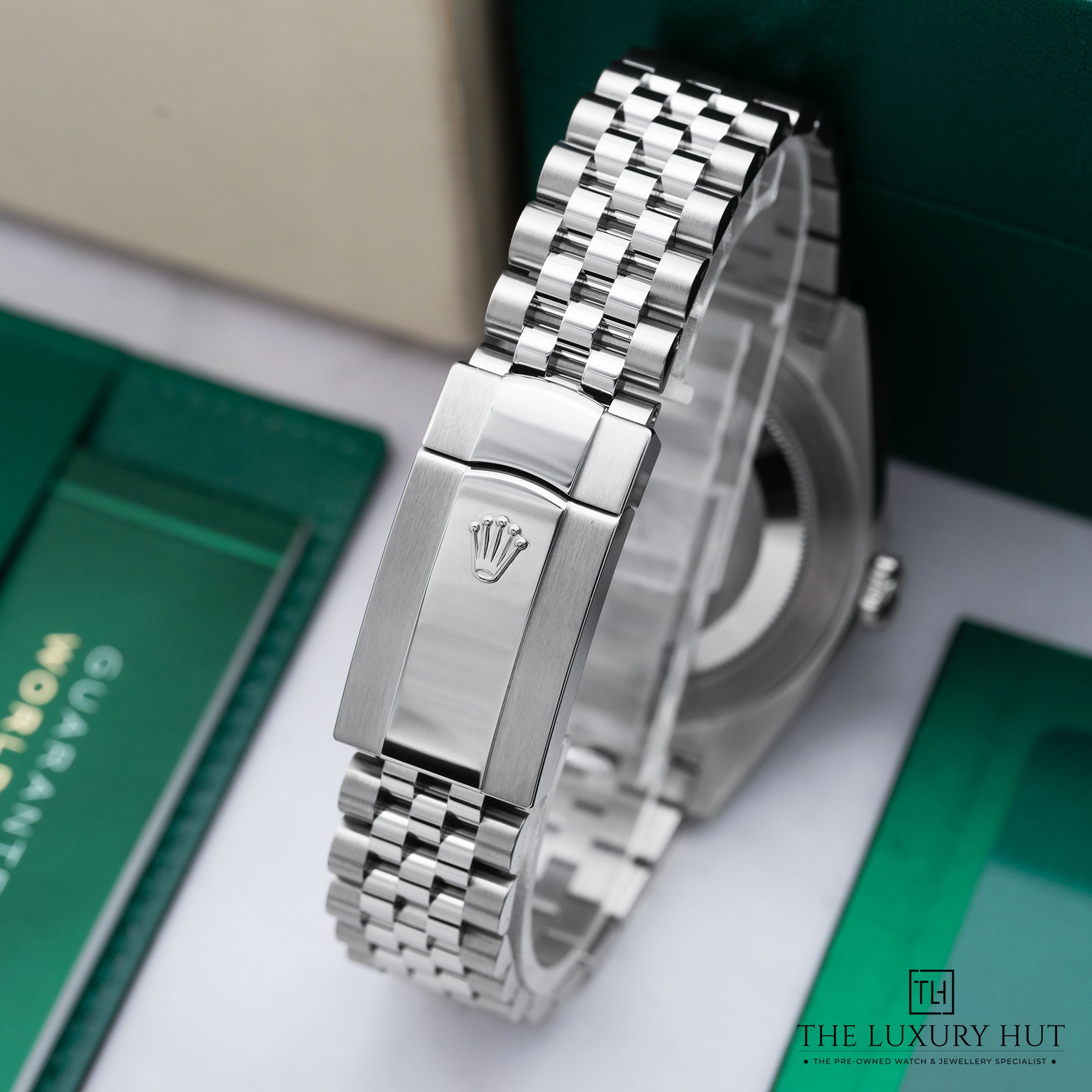 2025/09/Rolex_Datejust_41mm_Steel_White_Gold_Blue_52187-d.jpg
