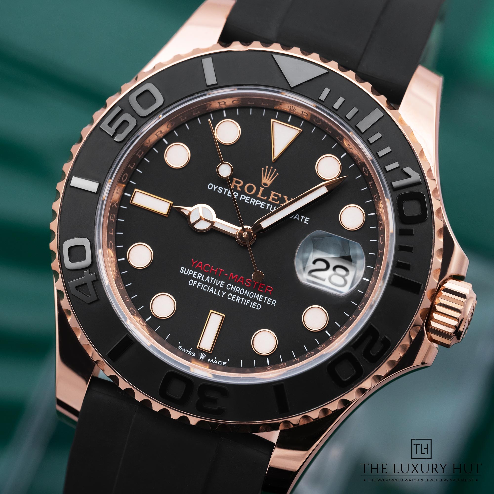 2025/09/Rolex_Yacht-Master_40mm_Everose_Gold_Black_52141-e.jpg