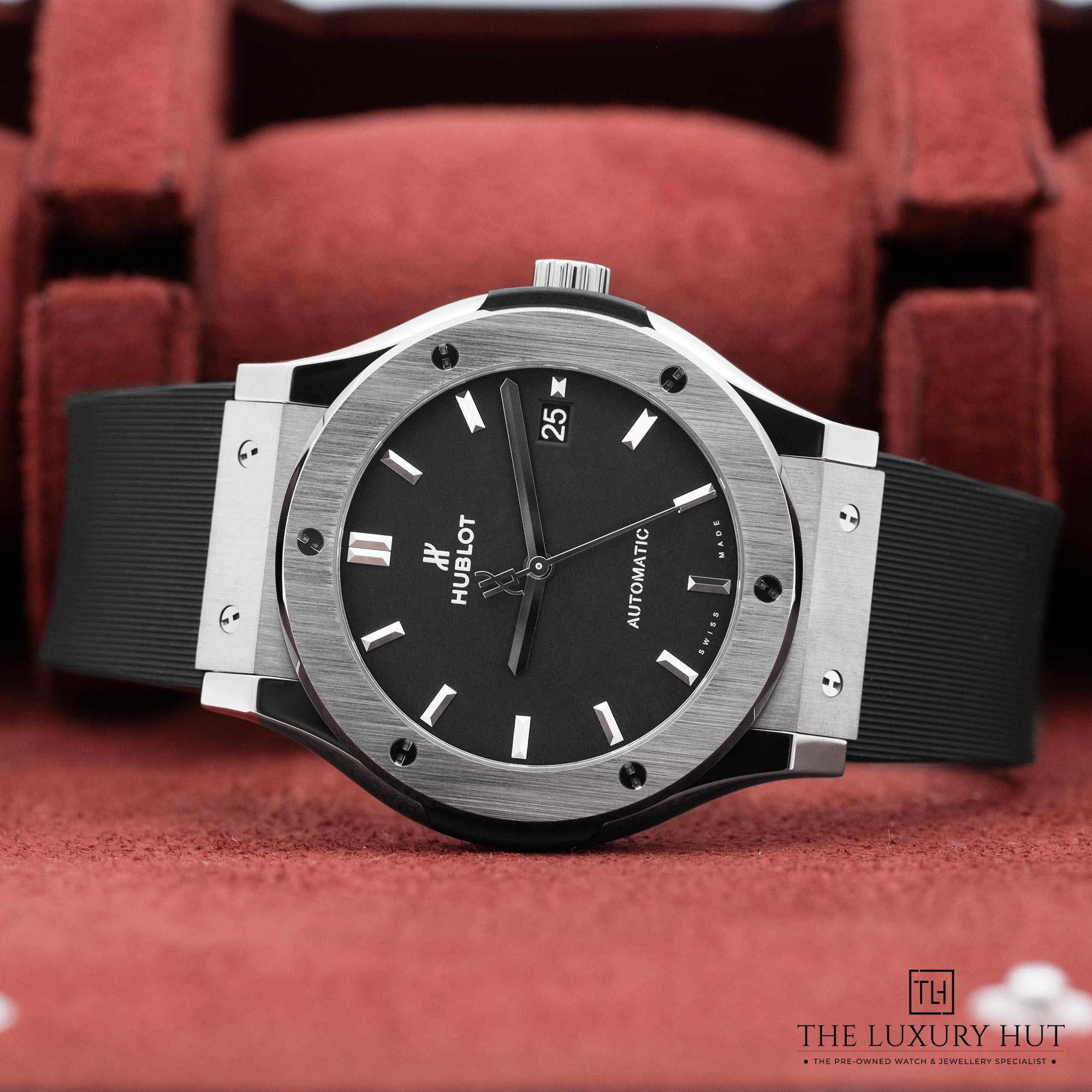 2025/10/Hublot_Classic_Fusion_Titanium_45mm_Black_52199-b.jpg