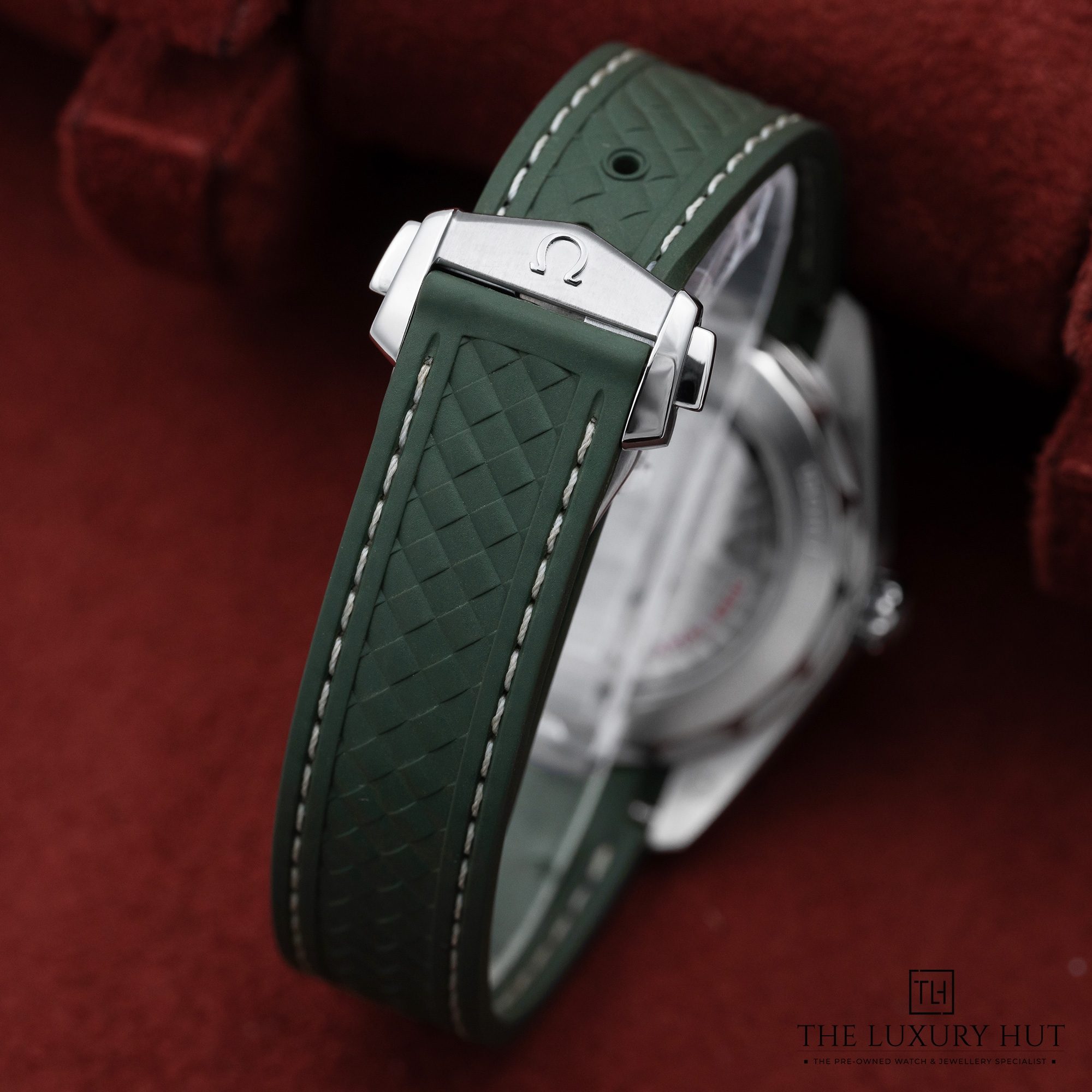 2025/10/Omega_Seamaster_Aqua_Terra_Steel_38_Green_Teak_LB701-d.jpg