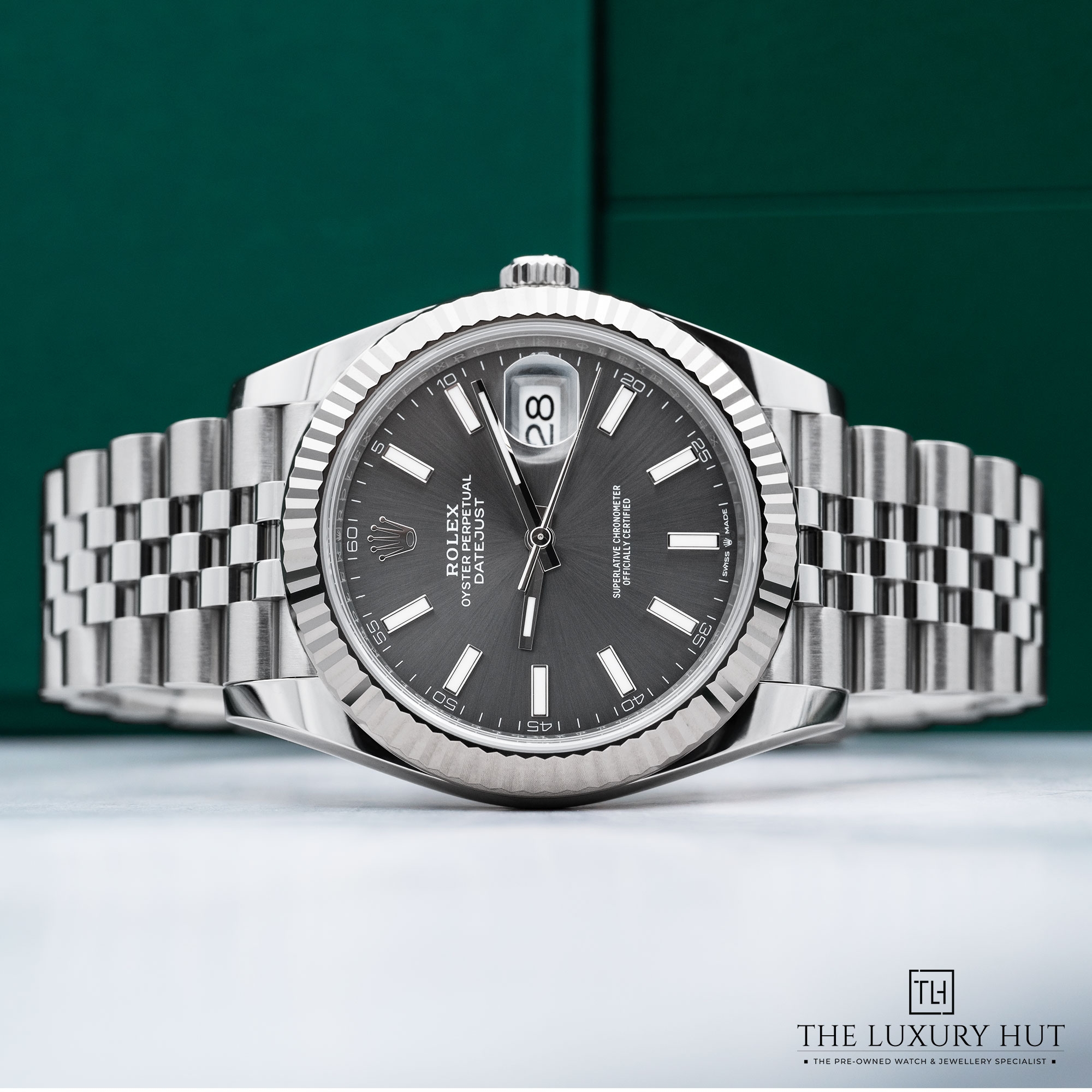 2025/10/Rolex_Datejust_41mm_Slate_Baton_Dial_52247-b.jpg