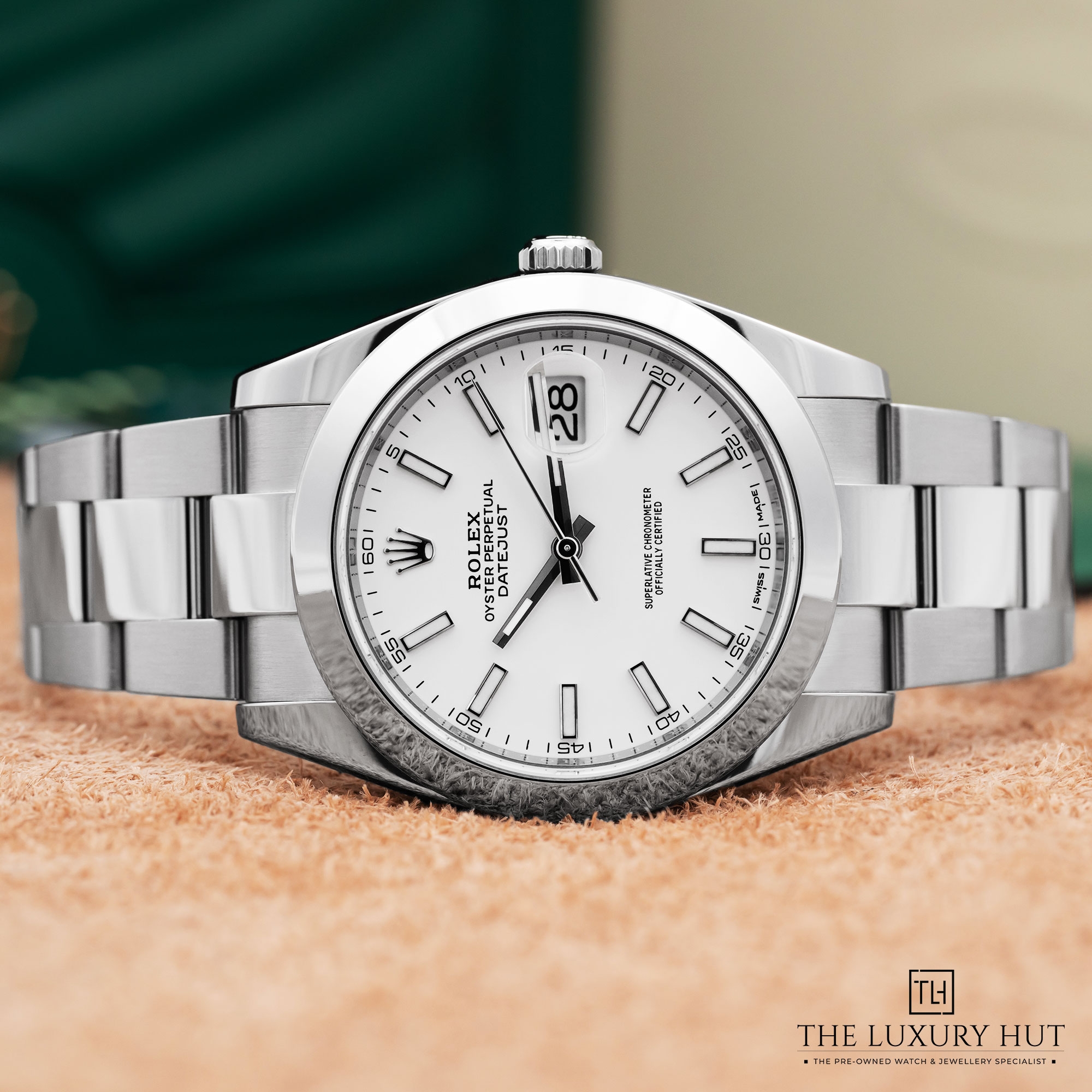 2025/10/Rolex_Datejust_41mm_Steel_White_Dial_52233-b.jpg