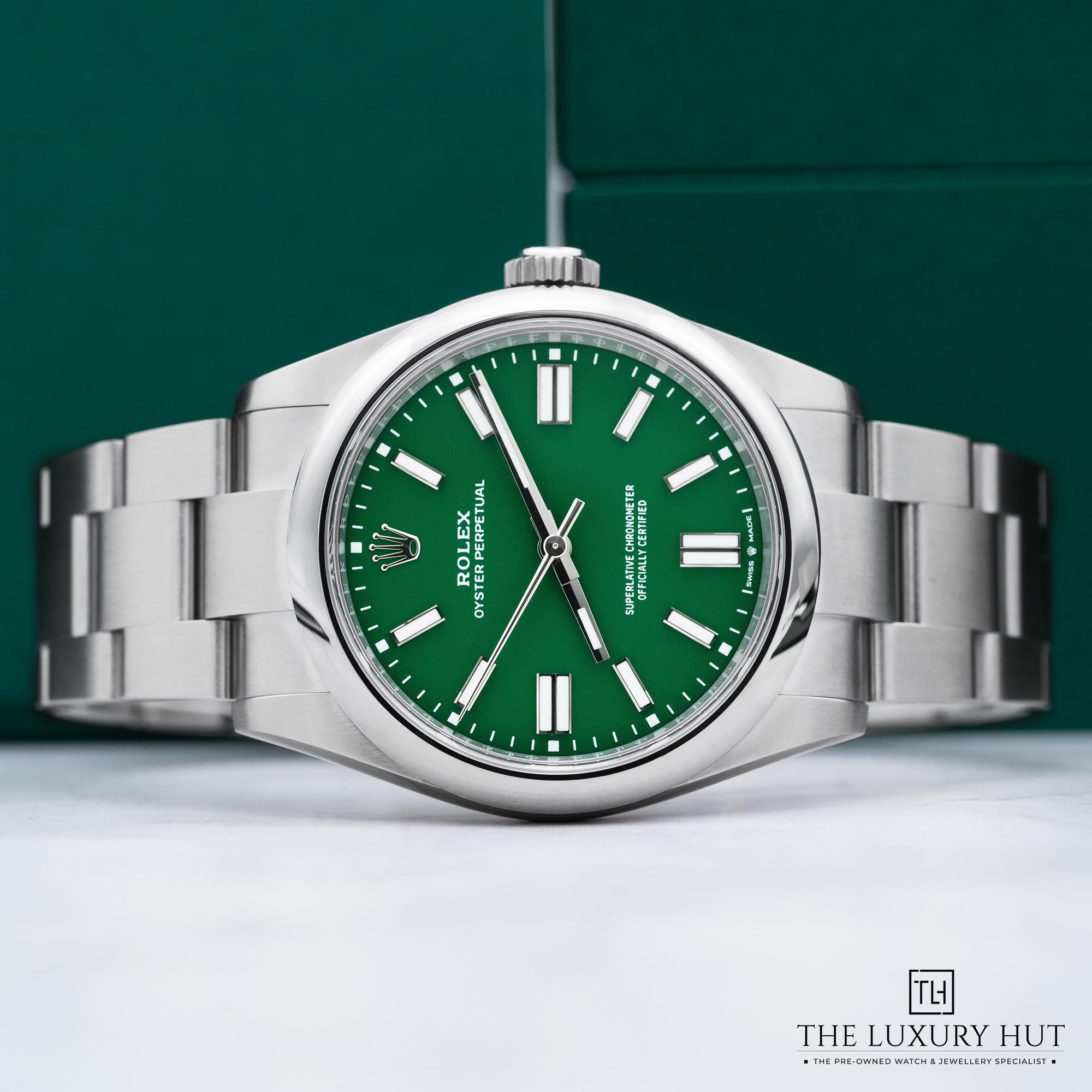 2025/10/Rolex_Oyster_Perpetual_41mm_Steel_Green_LB704-b.jpg