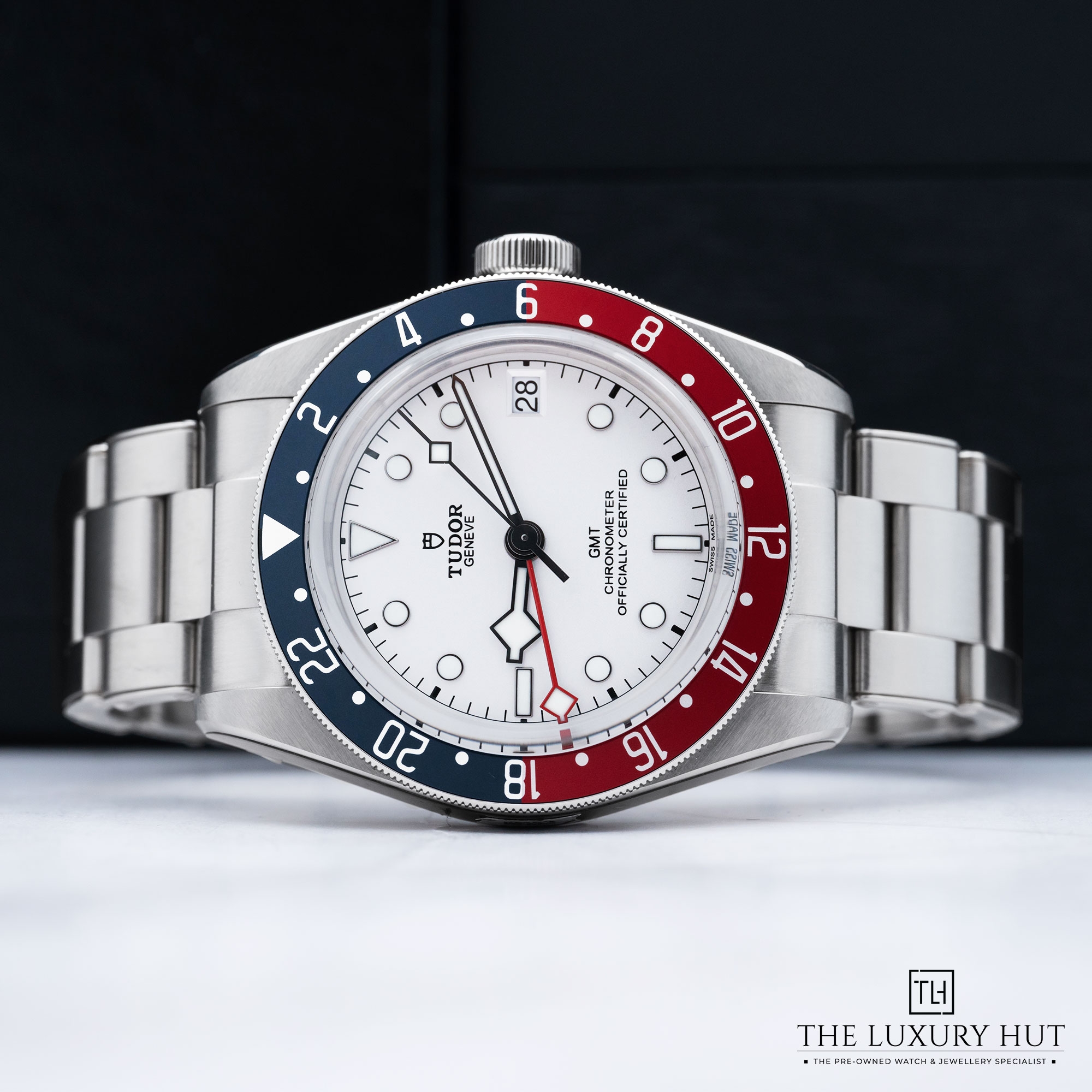 2025/10/Tudor_Black_Bay_GMT_Steel_41_White_Opaline_LB697-b.jpg