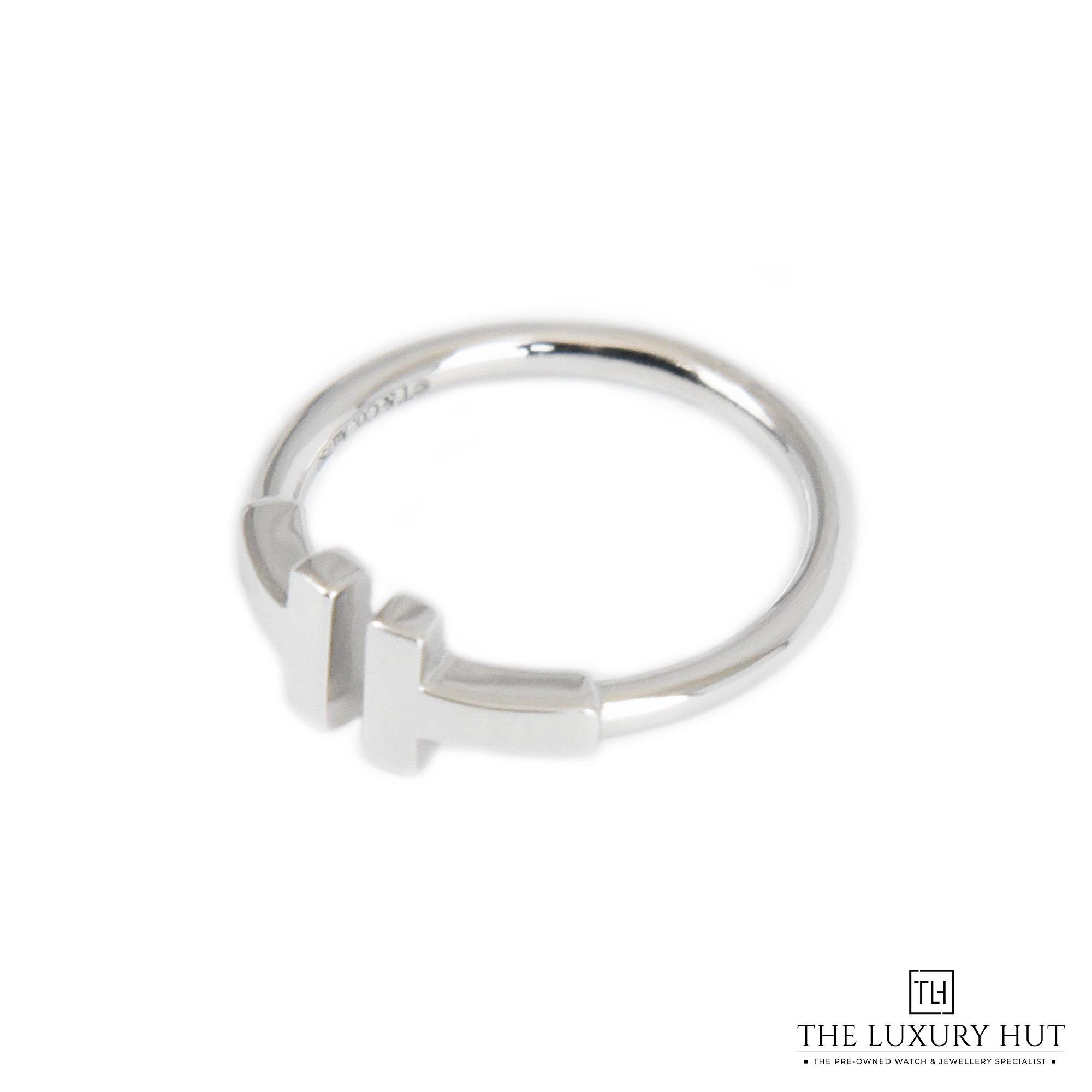 2023/06/Tiffany_T-Wire_Ring_White_41957-c-1.jpg