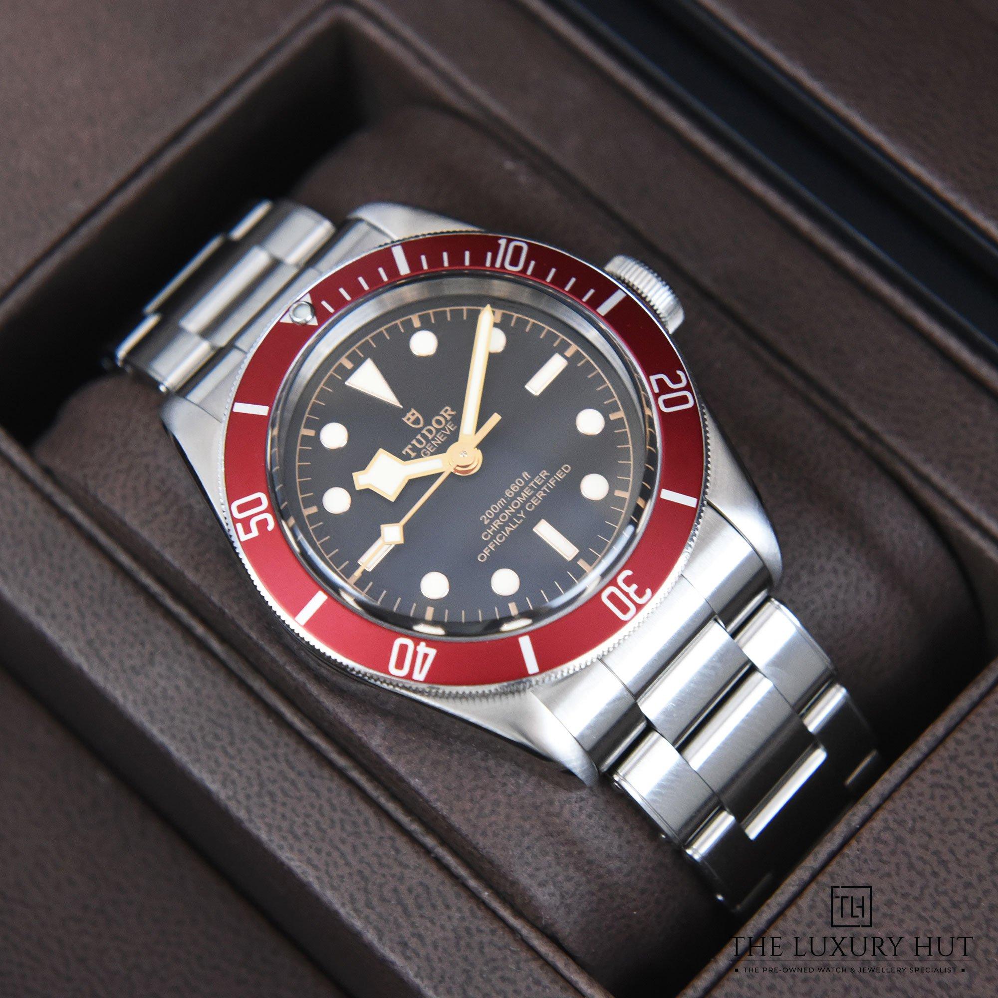 2023/06/Tudor_Red_39909-e-1.jpg