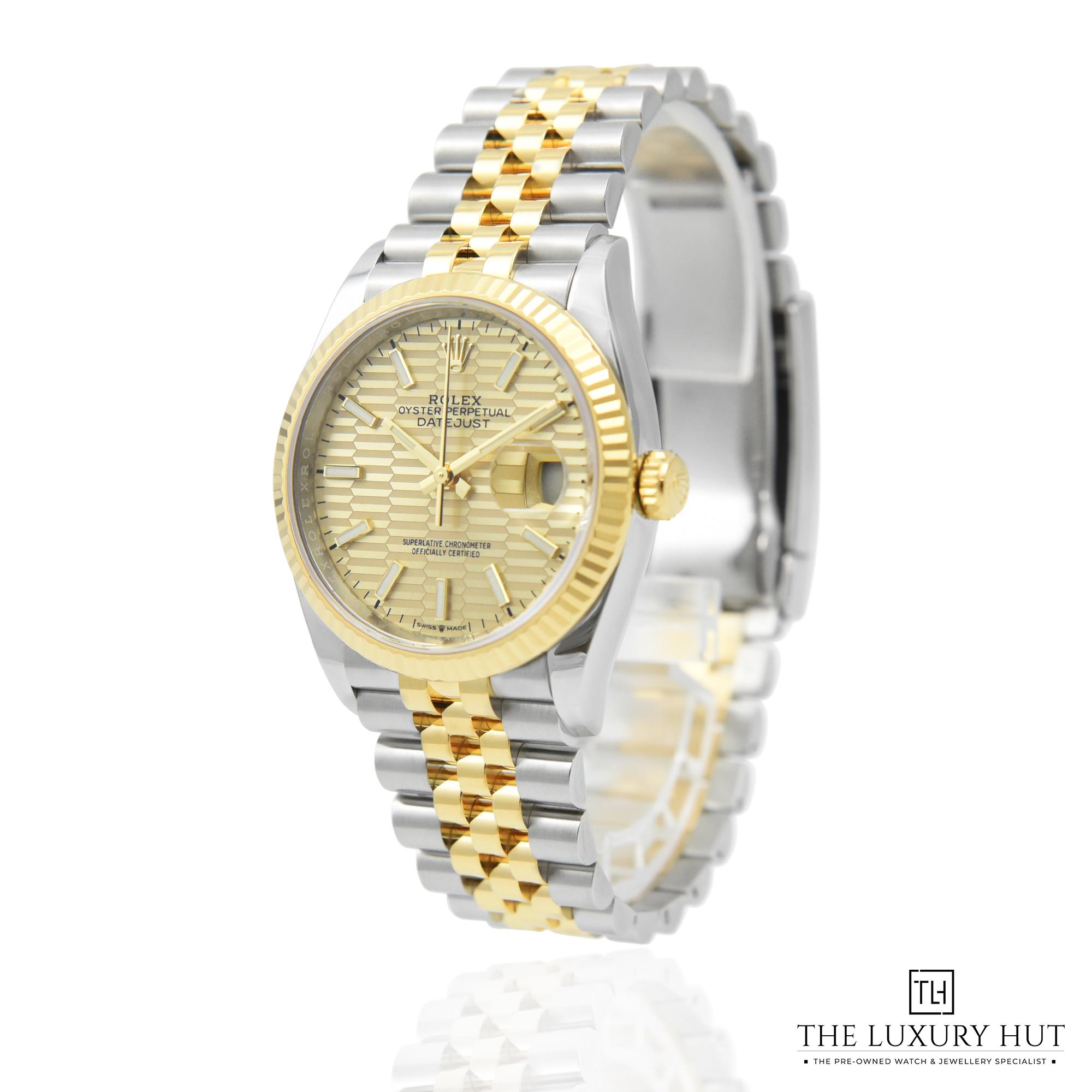 2023/07/Rolex_Datejust-36_Golden_Fluted_43838-b.jpg
