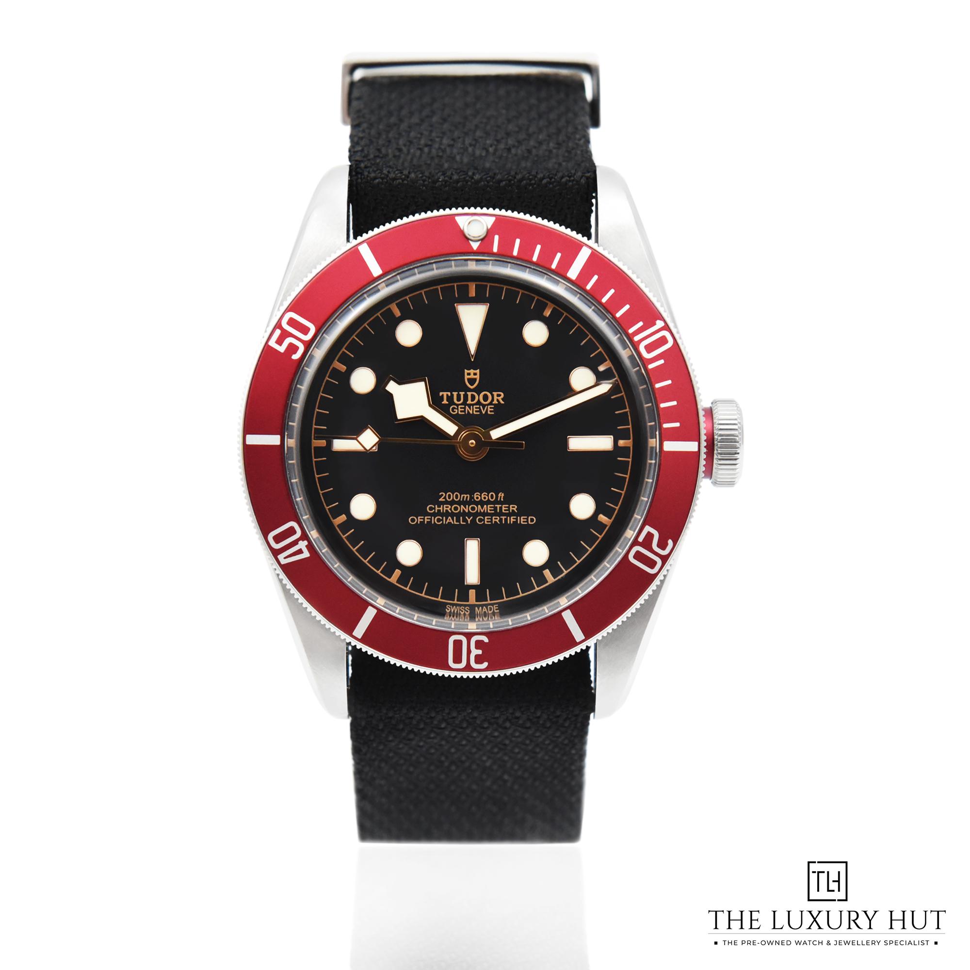 2023/07/Tudor_Heritage_Black-Bay_Red_43081-a.jpg