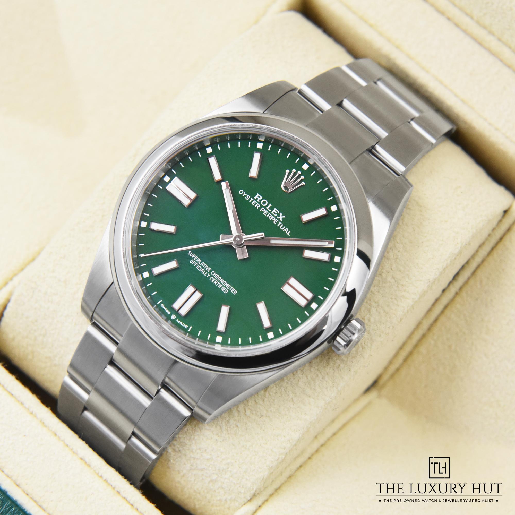 2023/08/Rolex_Oyster_Perpetual_Green_50145-e.jpg