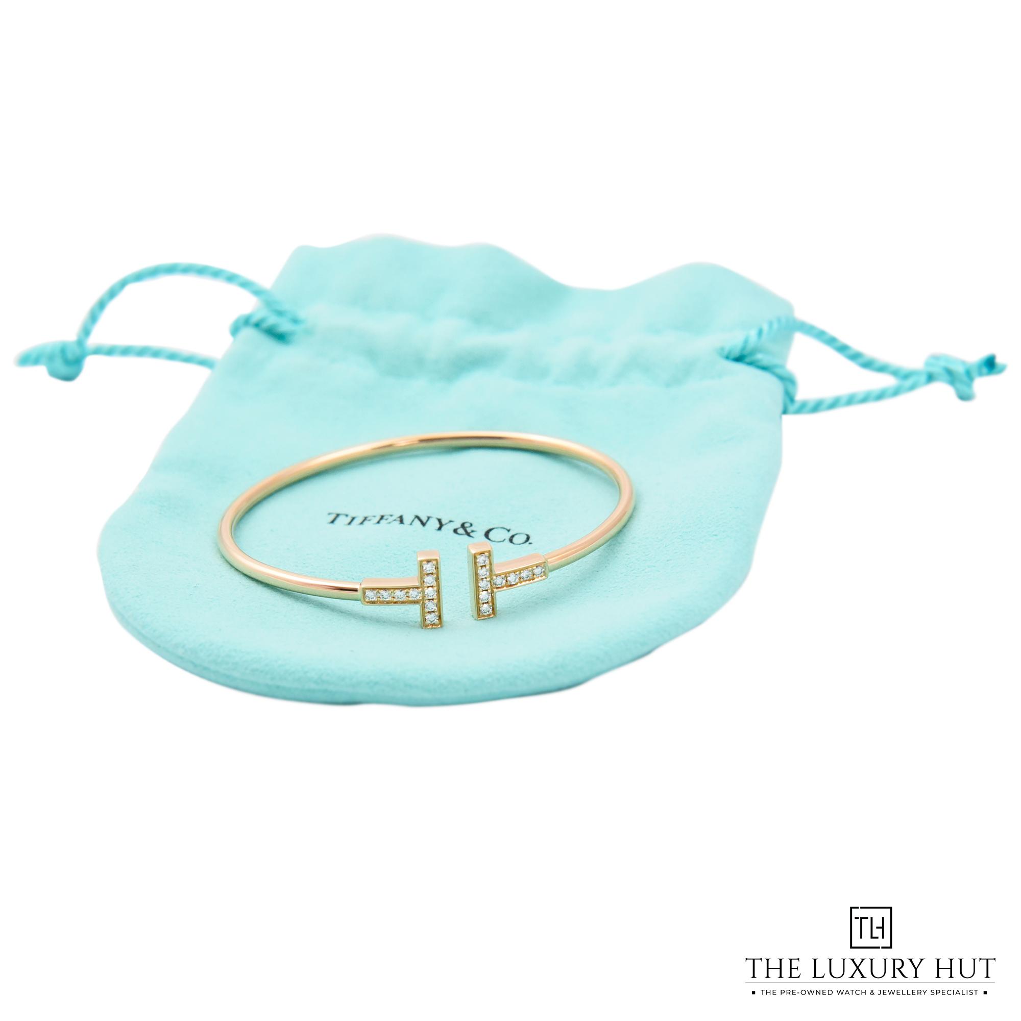2023/08/Tiffany-T_Rose_Gold_Diamond_Bangle_50156-e.jpg