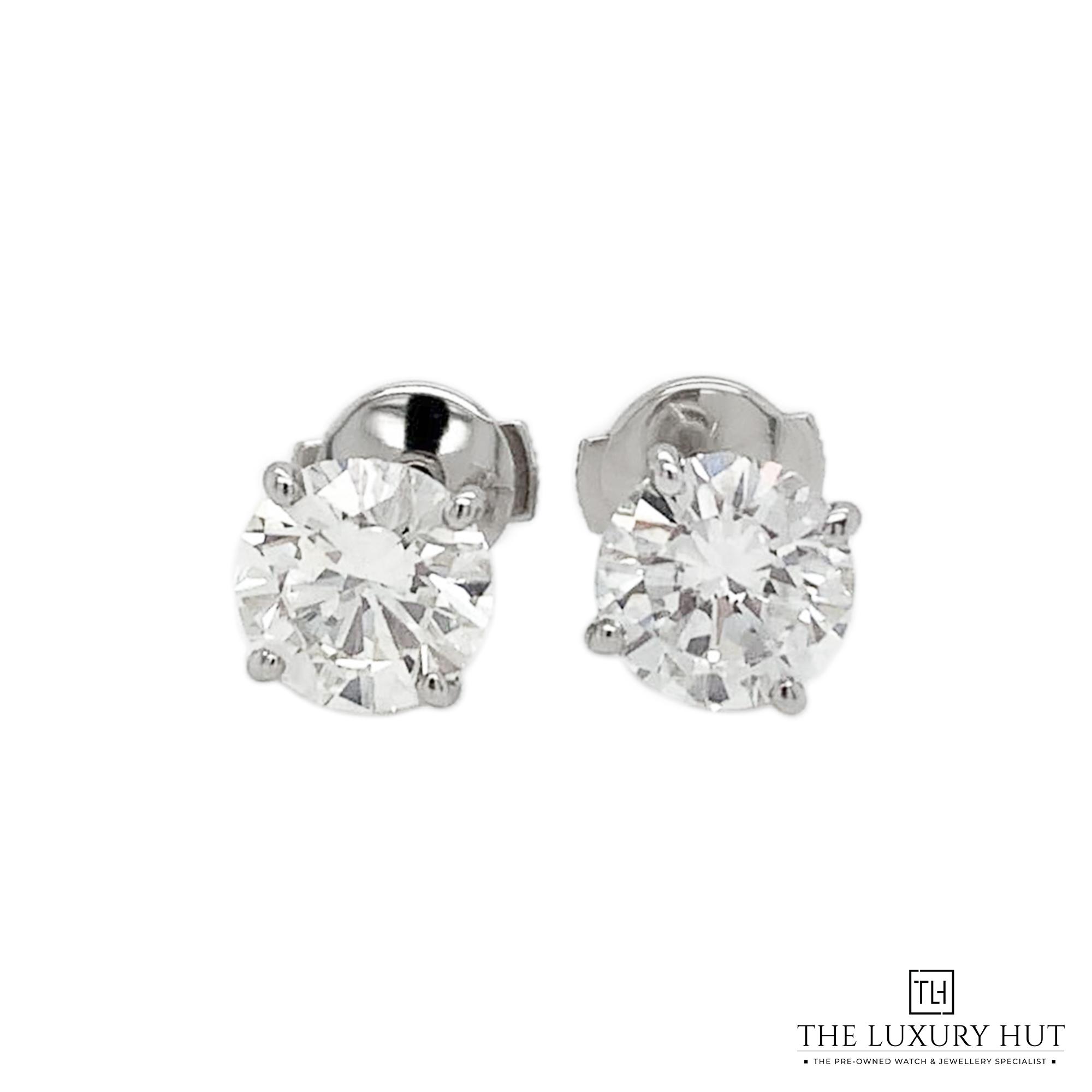 2023/10/Diamond_Stud_Earrings_50304-a.jpg