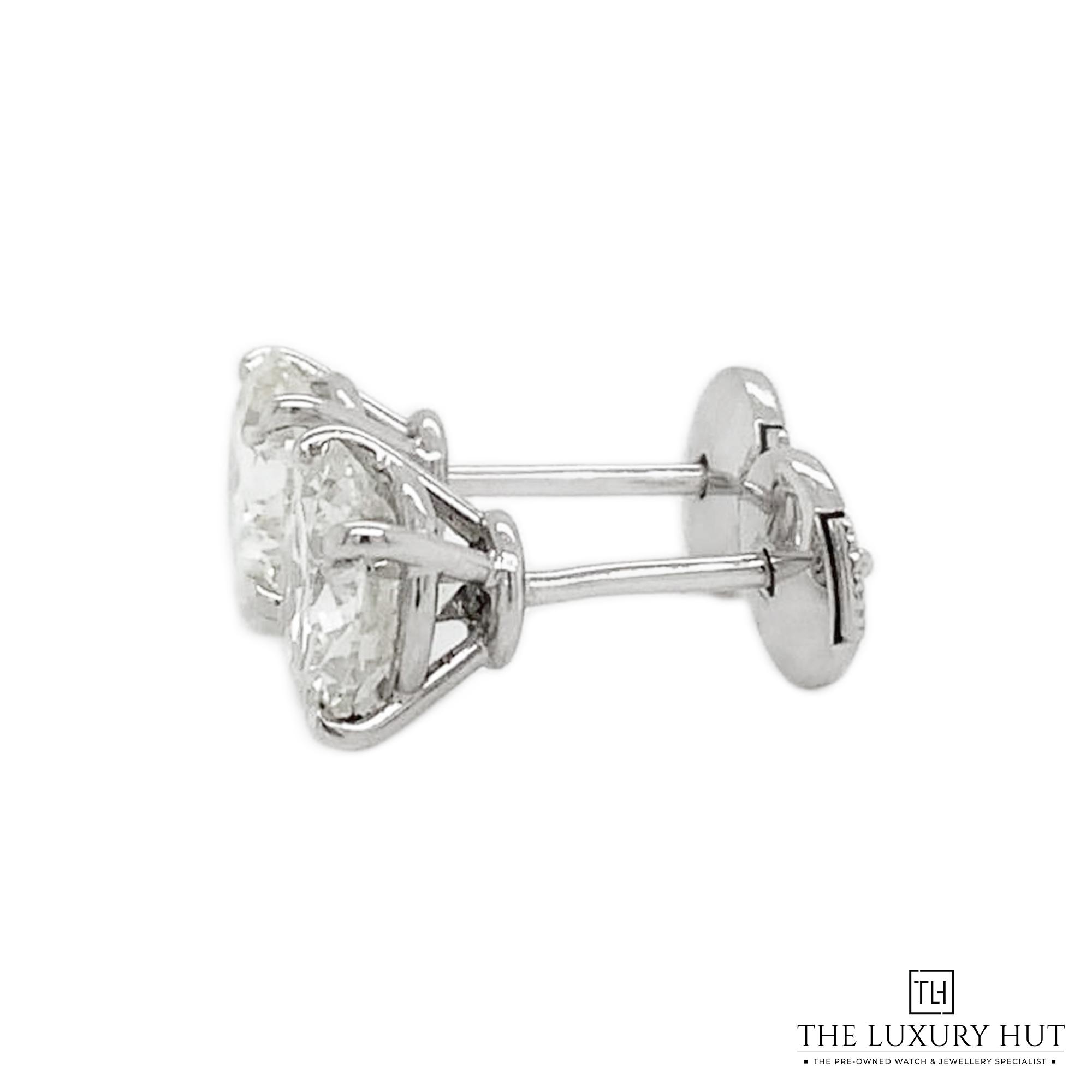 2023/10/Diamond_Stud_Earrings_50304-d.jpg