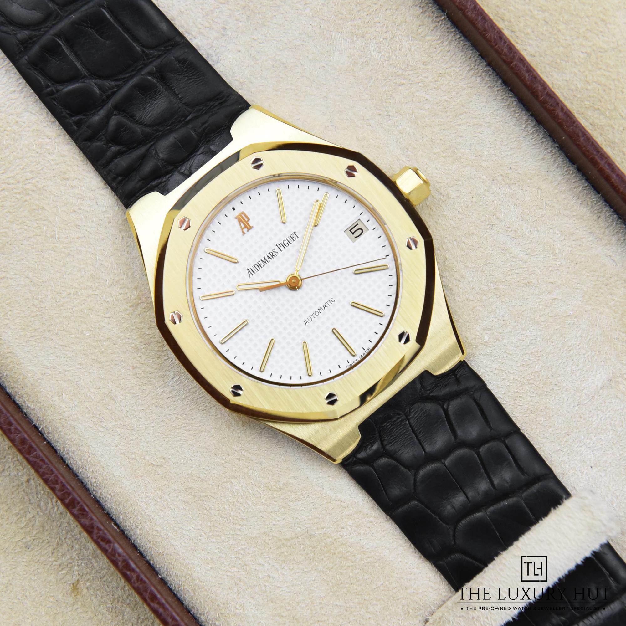 2023/12/AP_Royal_Oak_Yellow_Gold_White_50446-e.jpg