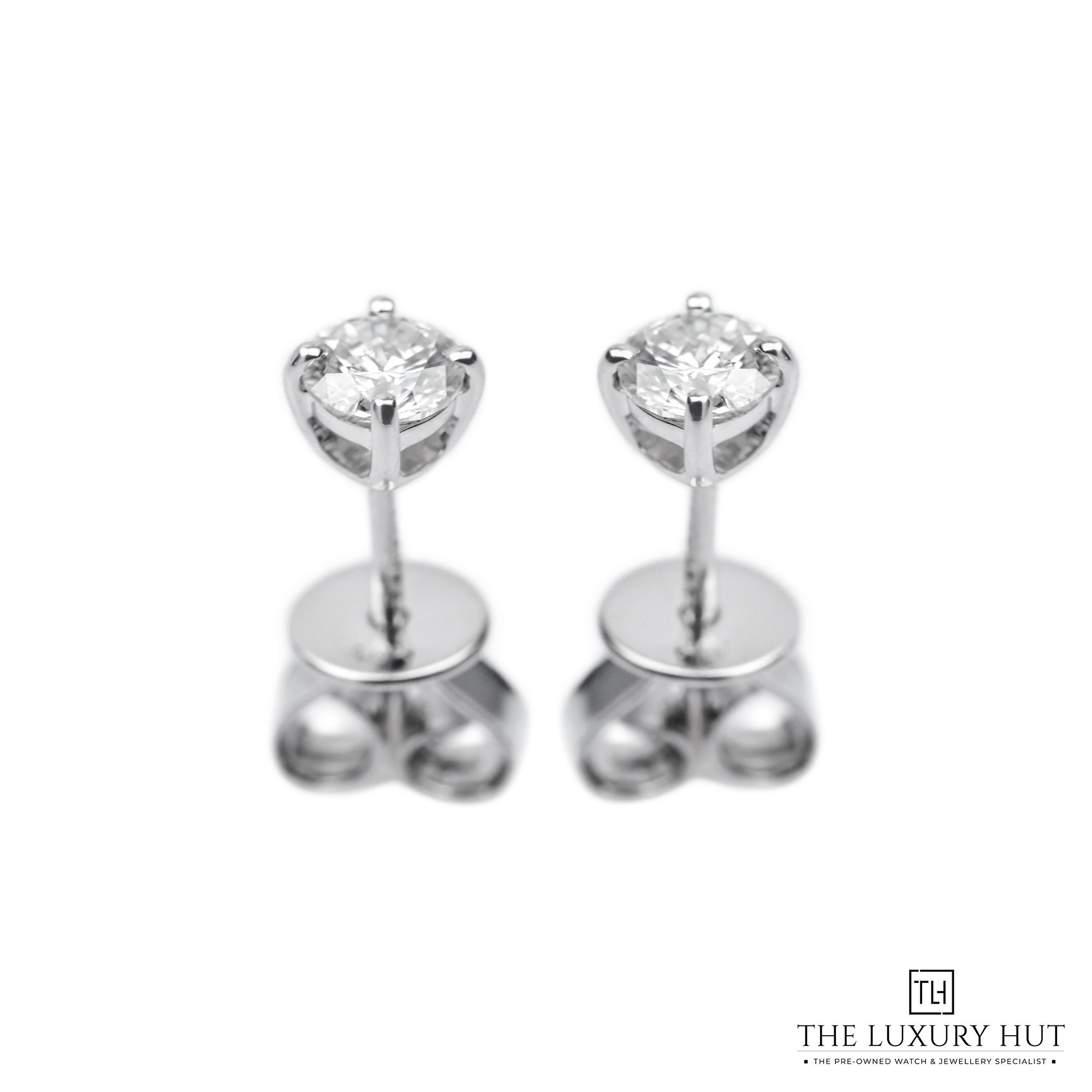 2023/12/White_Gold_Diamond_Stud_Earring_Update_50476-a.jpg