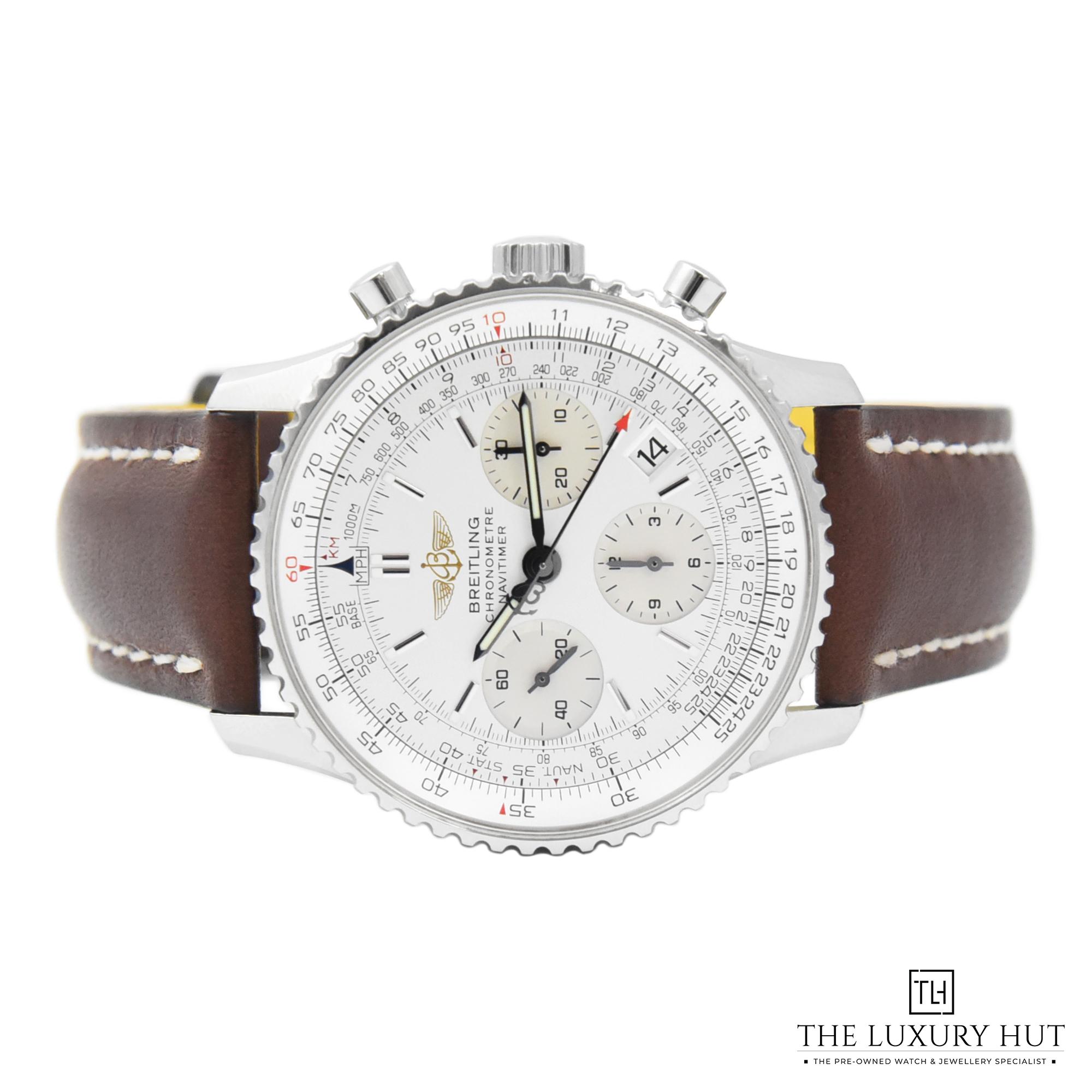 2024/01/Breitling_Navitimer_42mm_Silver_50541-c.jpg