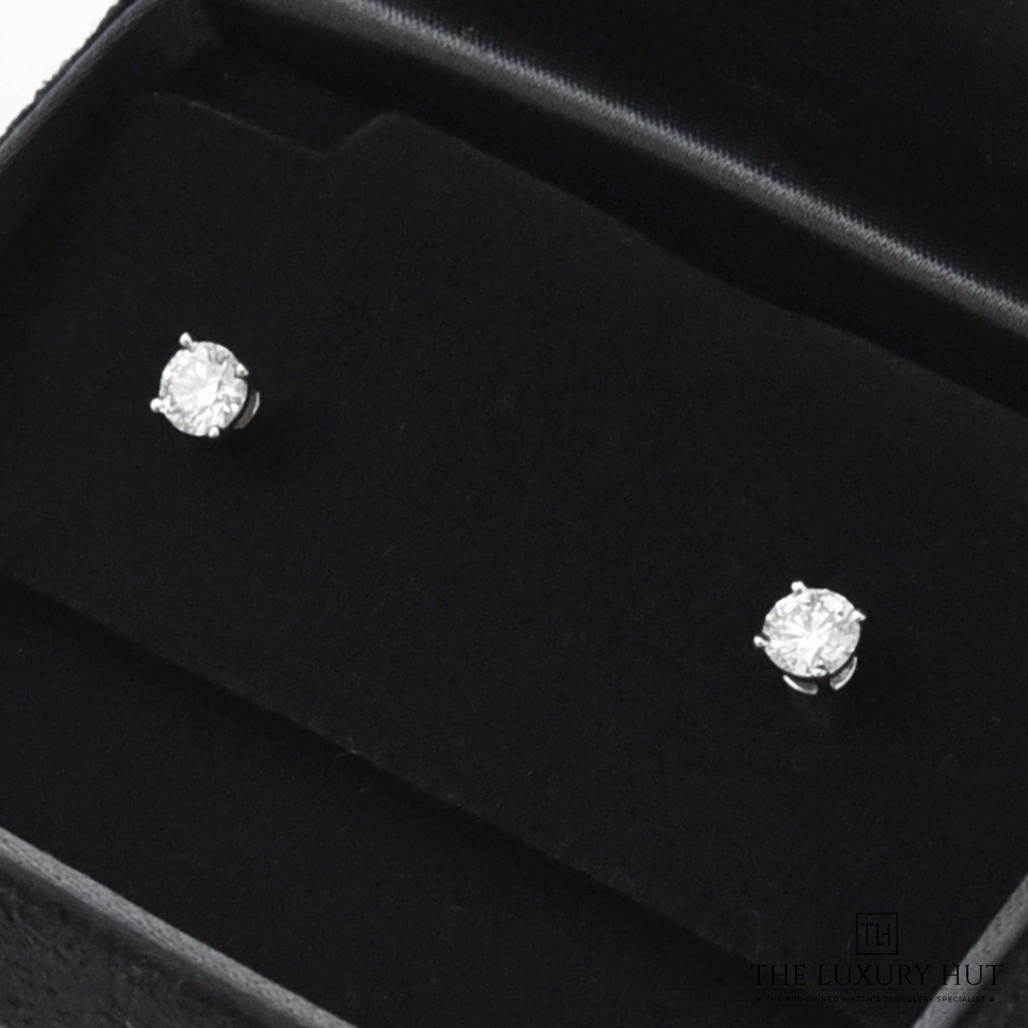 2024/01/Tiffany-Co_Diamond_Earrings_LB121-d.jpg