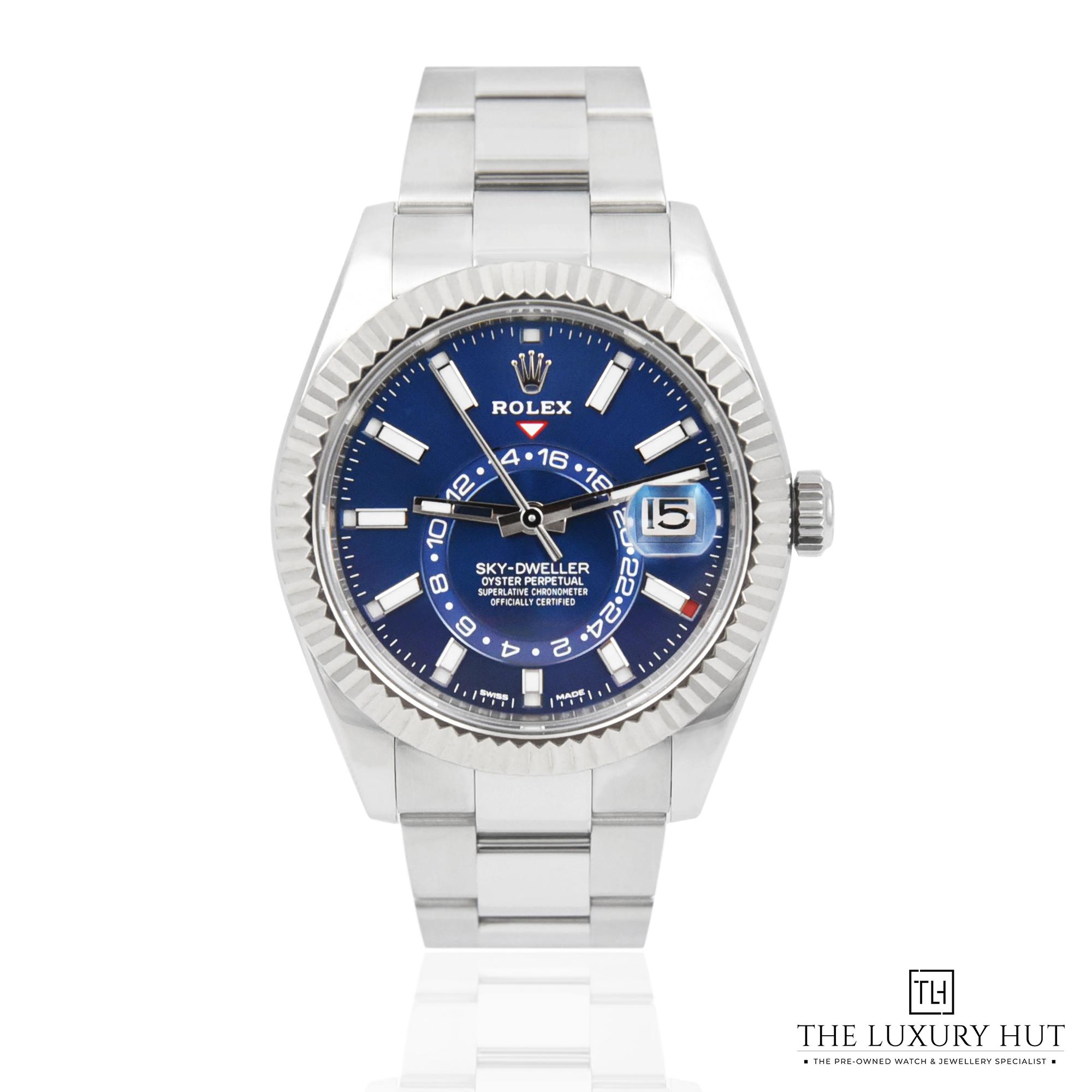 2024/03/Rolex_Sky-Dweller_Blue_50679-a.jpg