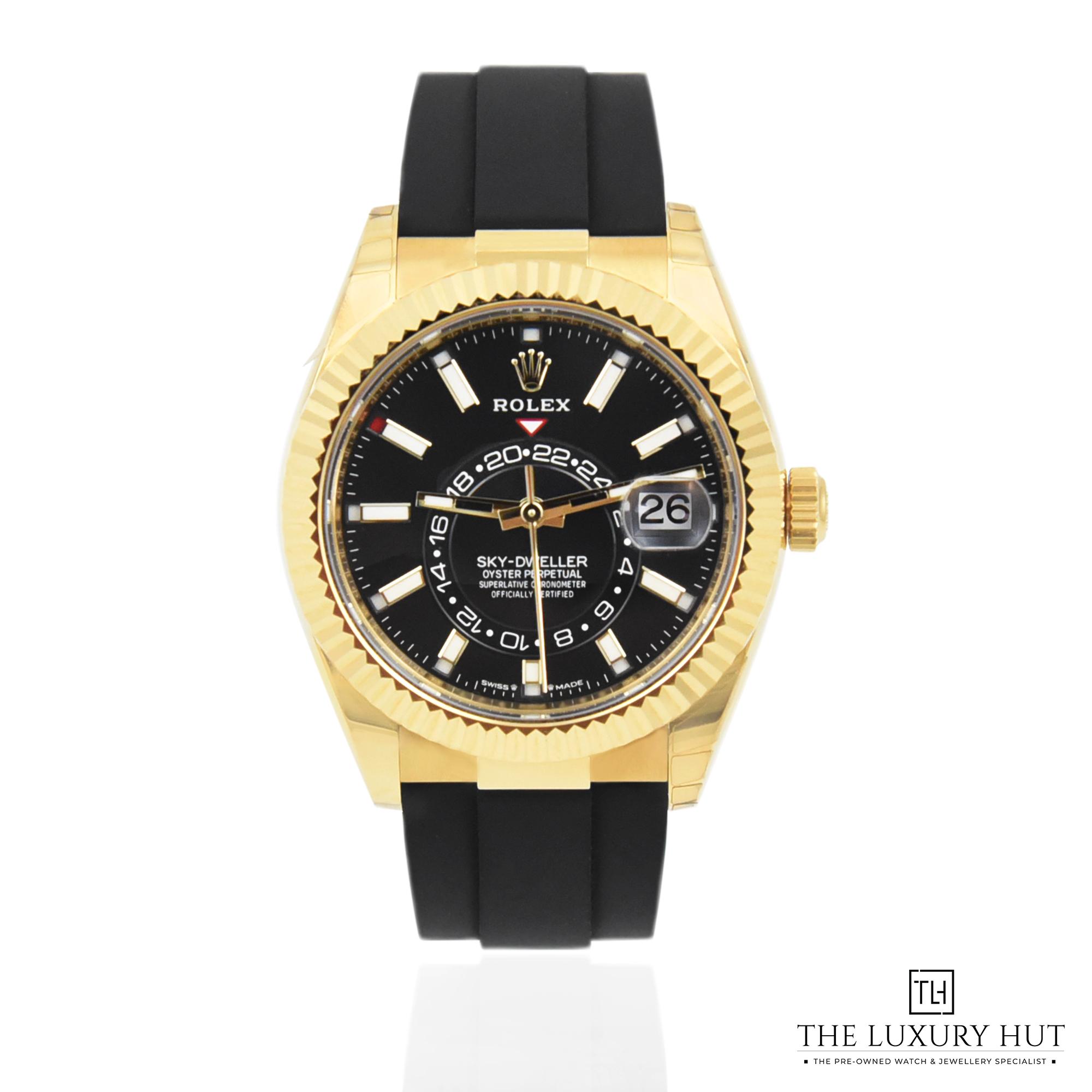 2024/03/Rolex_Sky-Dweller_Yellow_Gold_Black_LB188-a.jpg