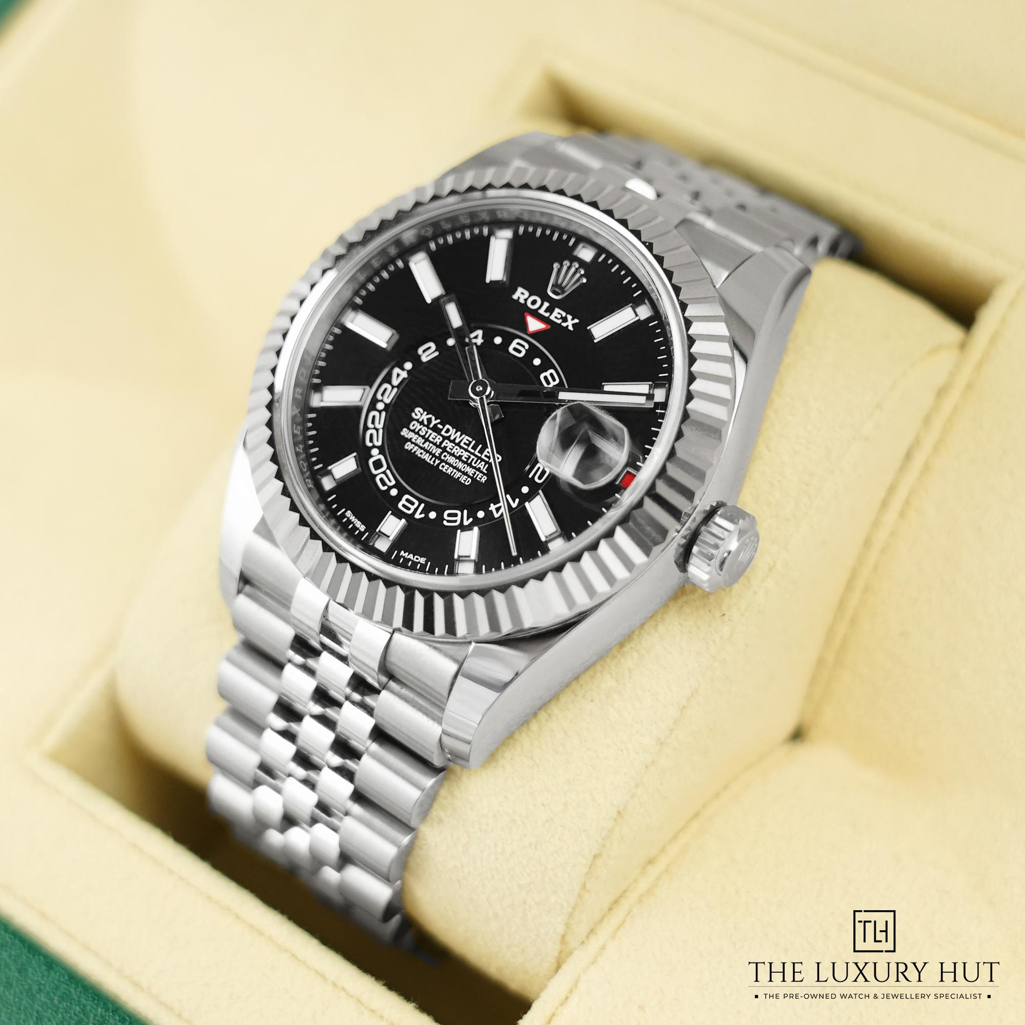 2024/05/Rolex_Sky-Dweller_Steel_Black_Dial_LB246e.jpg