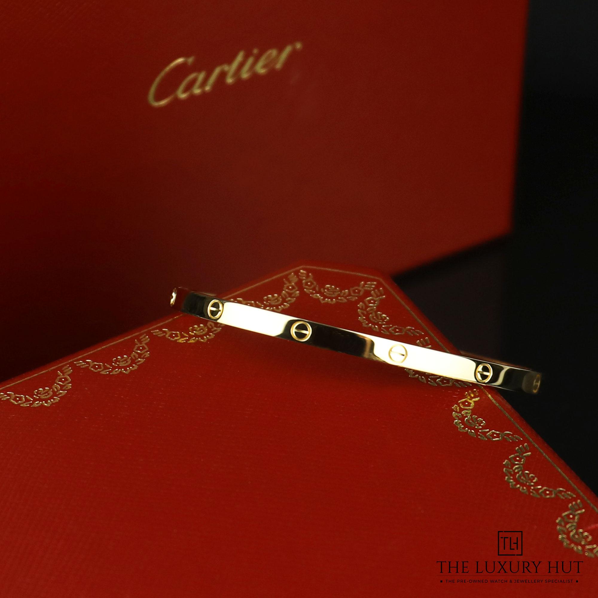 2024/08/Cartier_Yellow_Gold_Love_Bangle_Small_50973-d.jpg