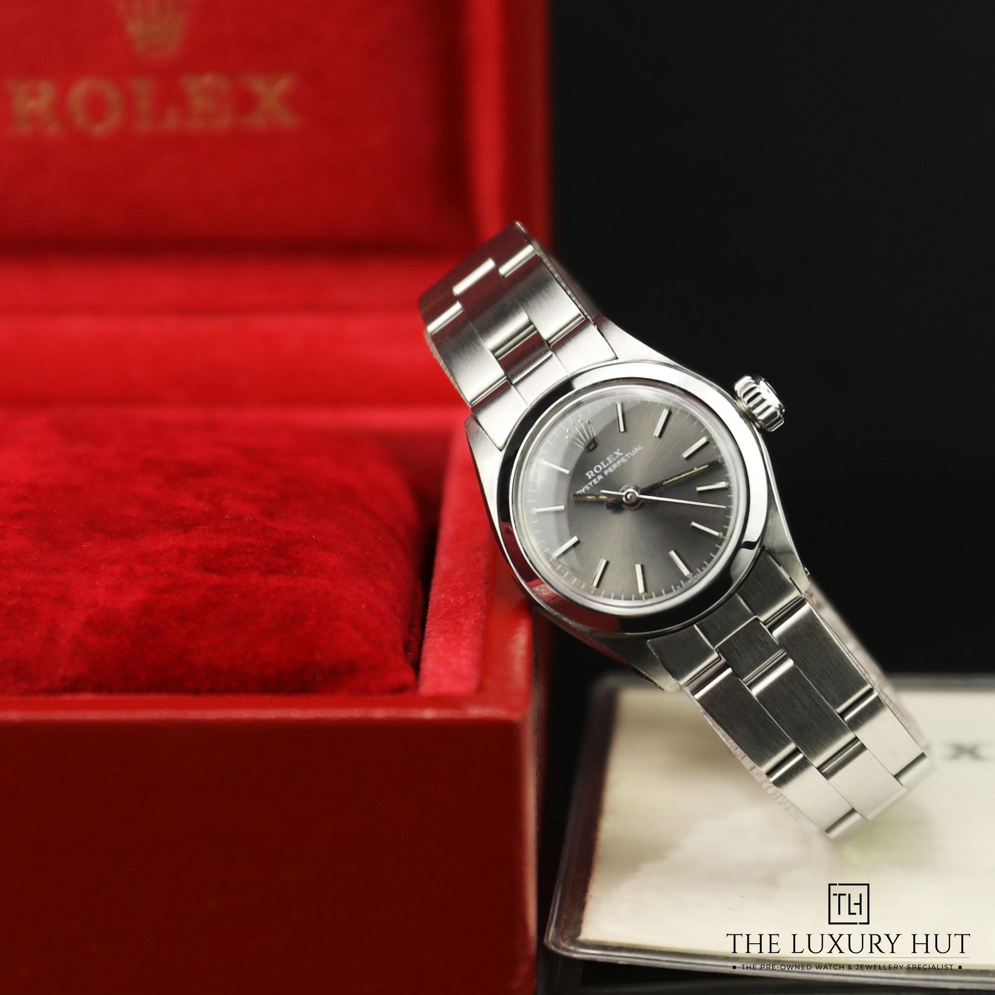 2024/08/Rolex_Lady_Oyster_Perpetual_Grey_Dial_50988-b.jpg