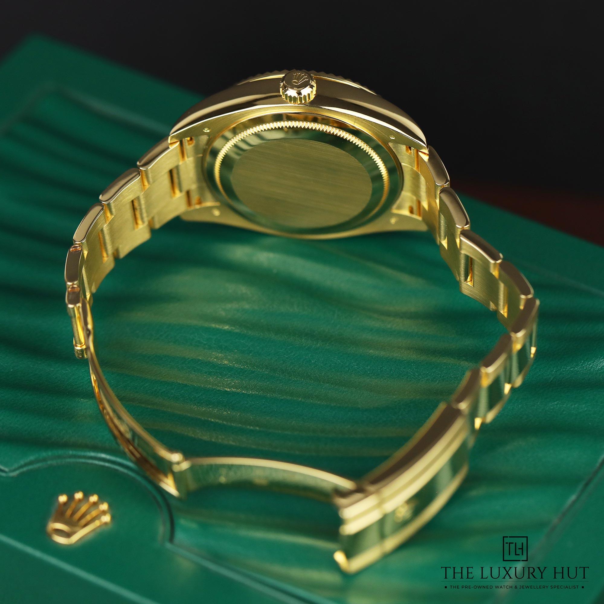 2024/09/Rolex_Sky-Dweller_Yellow-Gold_Champagne_LB357-d.jpg