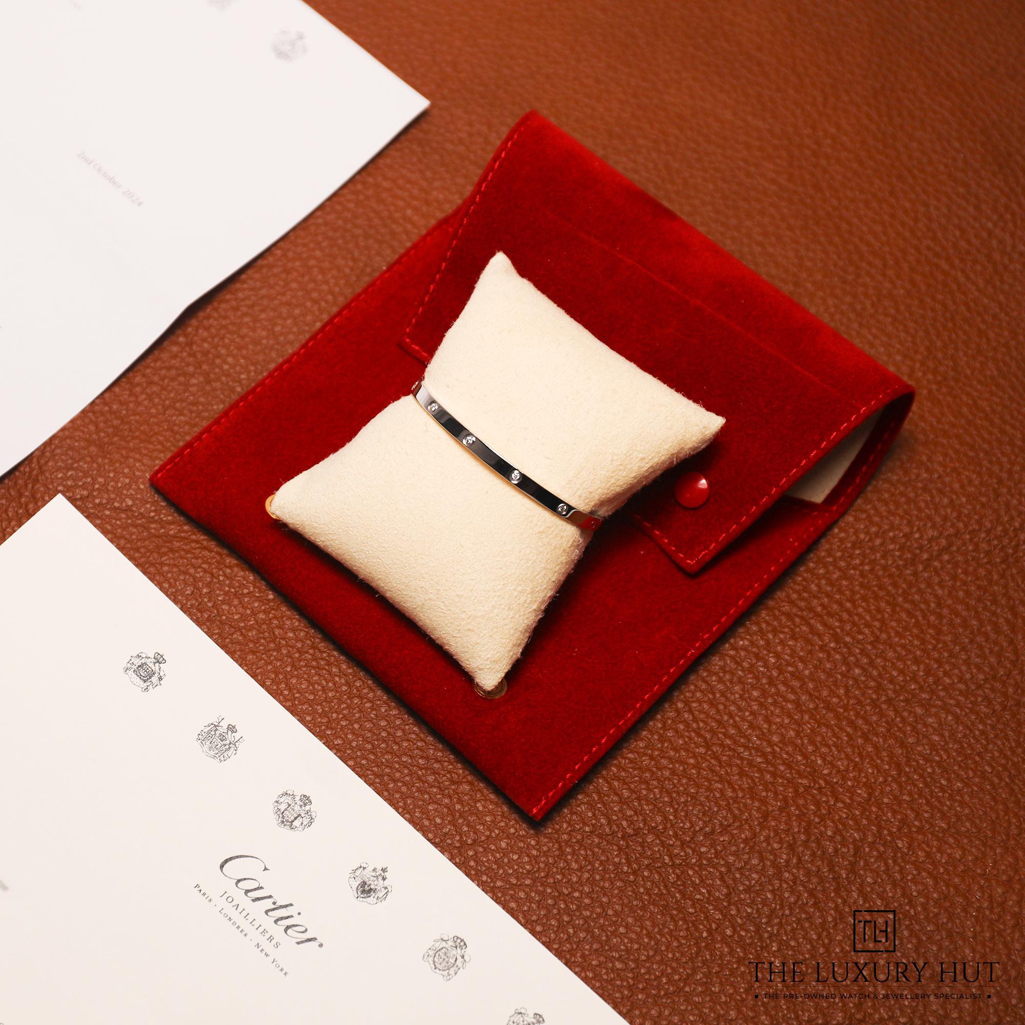 2024/10/Cartier_White_10-Diamonds_Love_Bangle_50922-e.jpg
