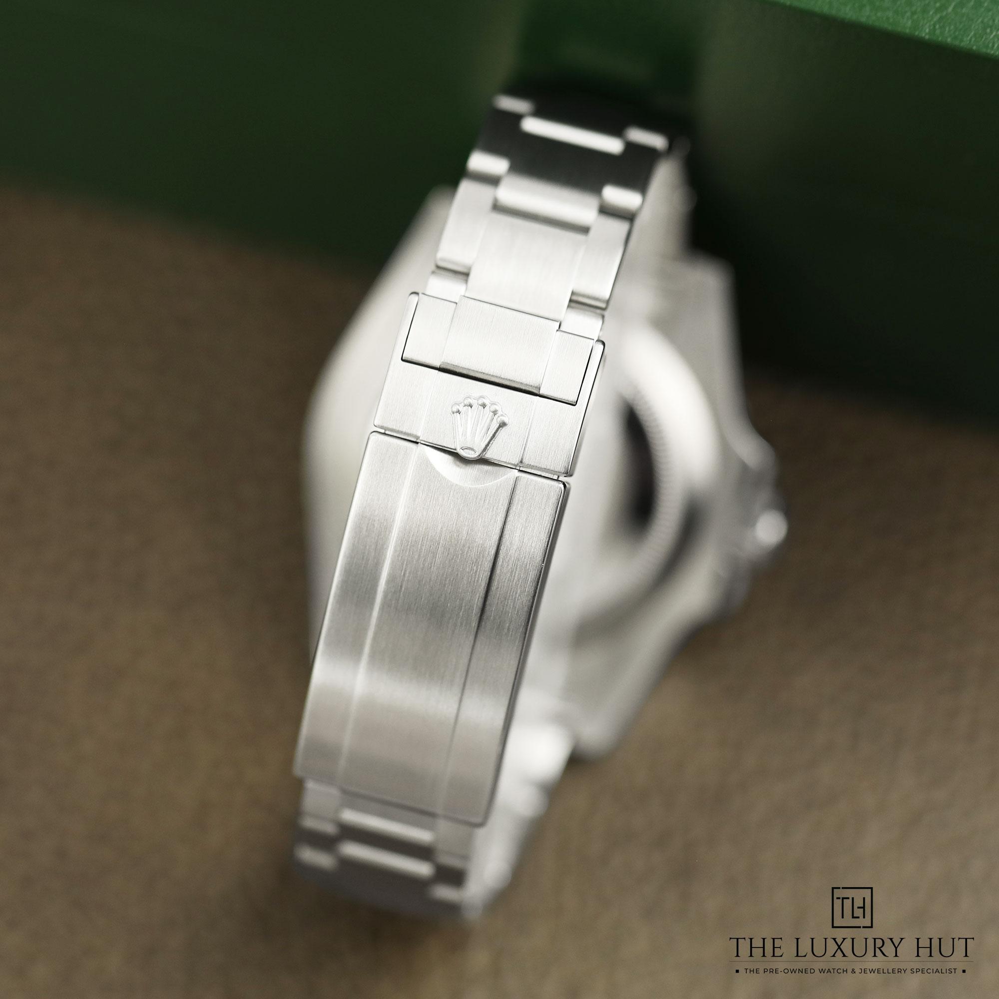 2024/10/Rolex_Submariner_No-Date_Steel_40_Black_51208-e.jpg