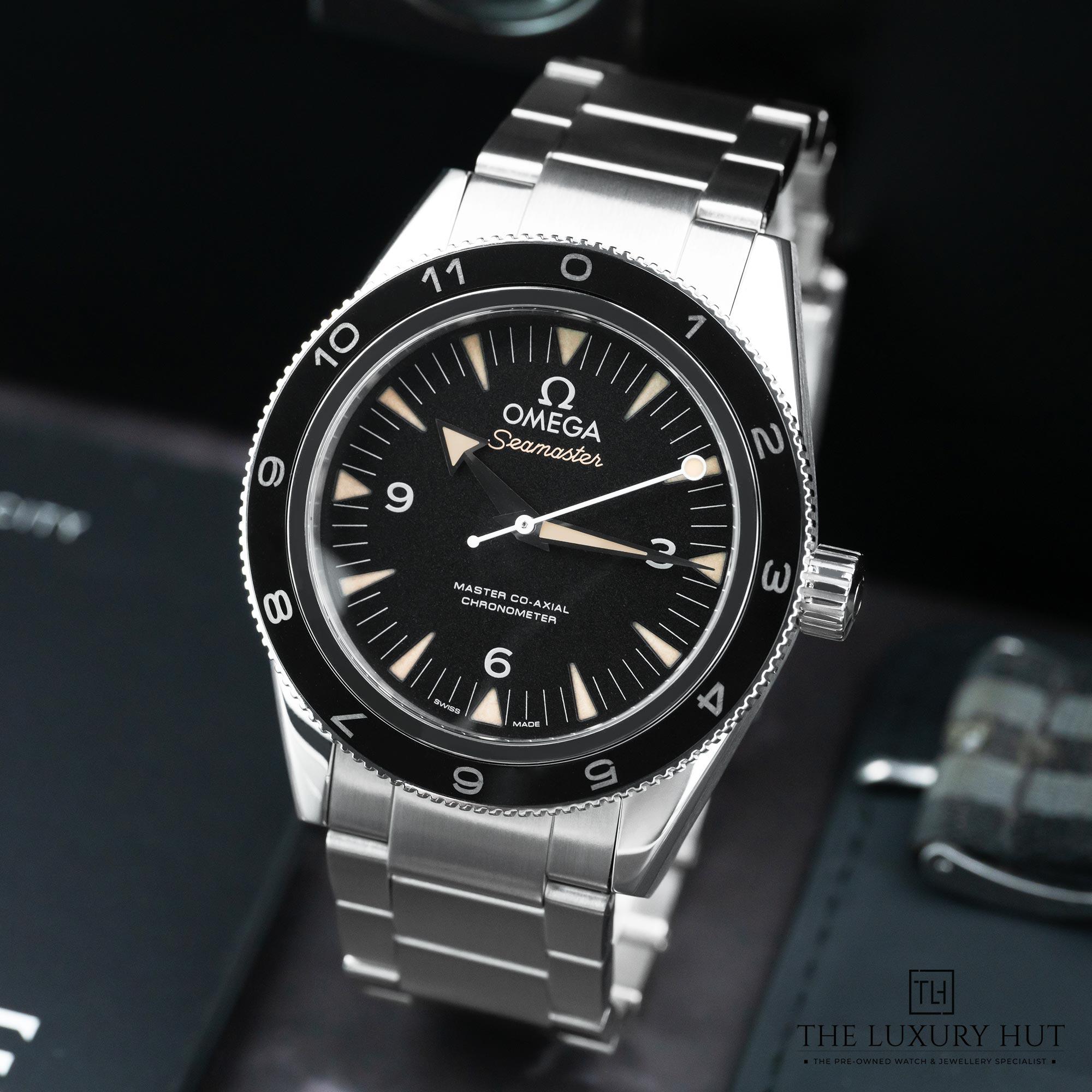 2025/01/Omega_Seamaster_300_Master_Spectre_51451-b.jpg