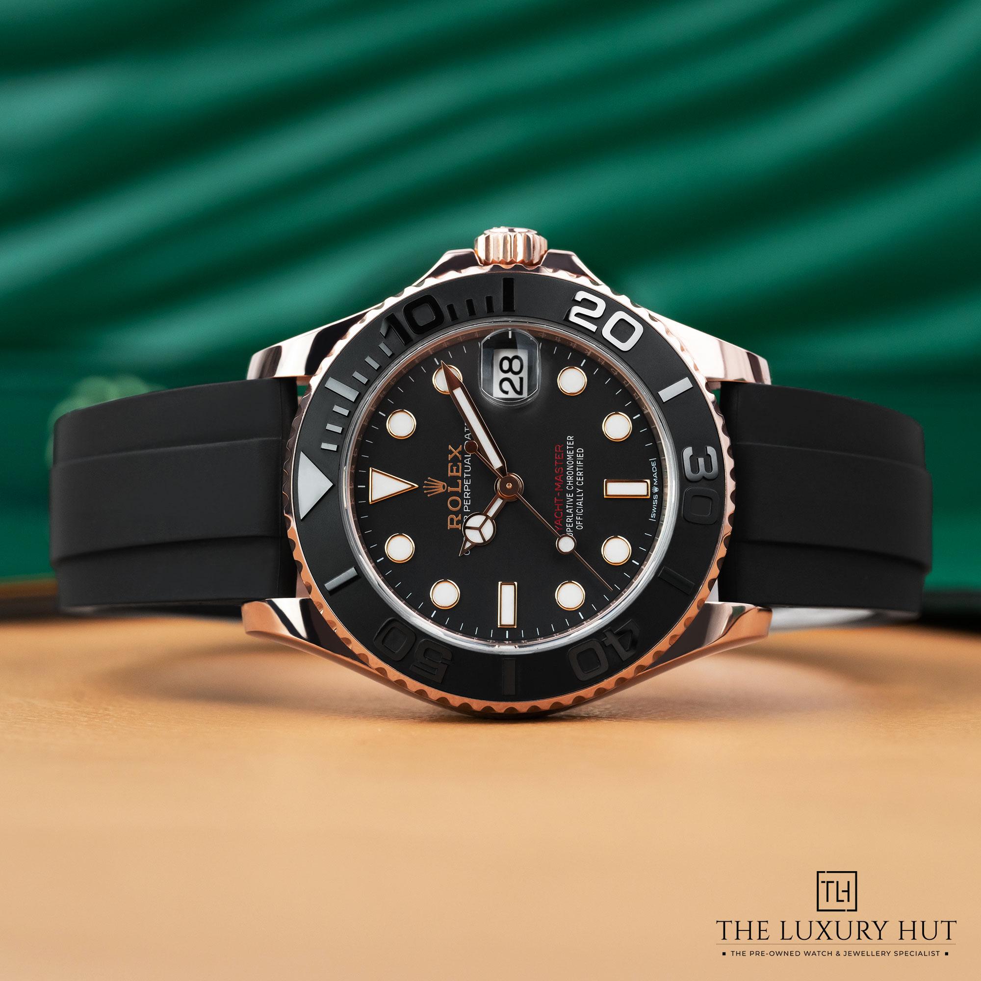 2025/01/Rolex_Yacht-Master_37_Rose_Gold_Black_51408-c.jpg