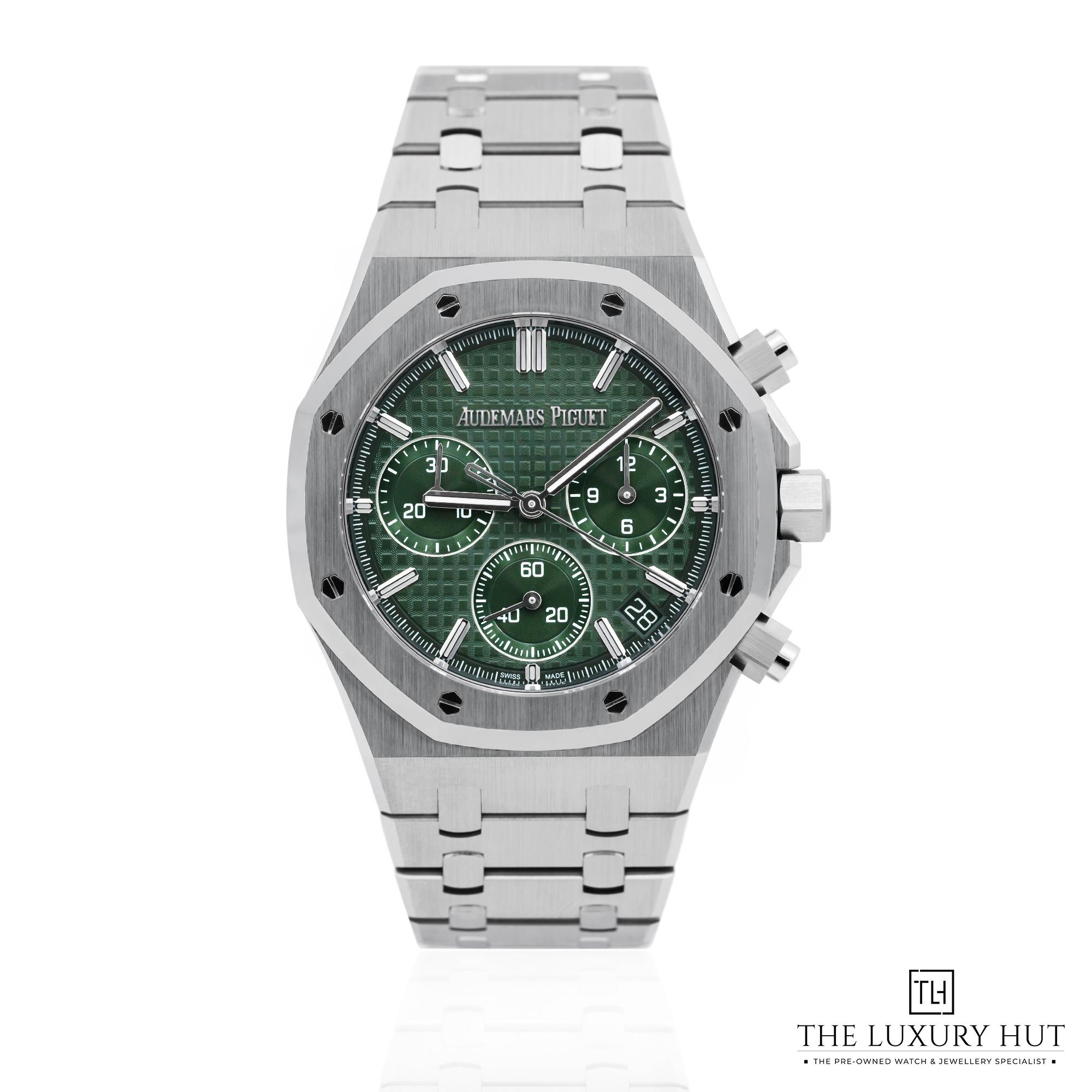 2025/04/AP_Royal_Oak_Chronograph_Steel_Khaki_Green_LB582-a.jpg