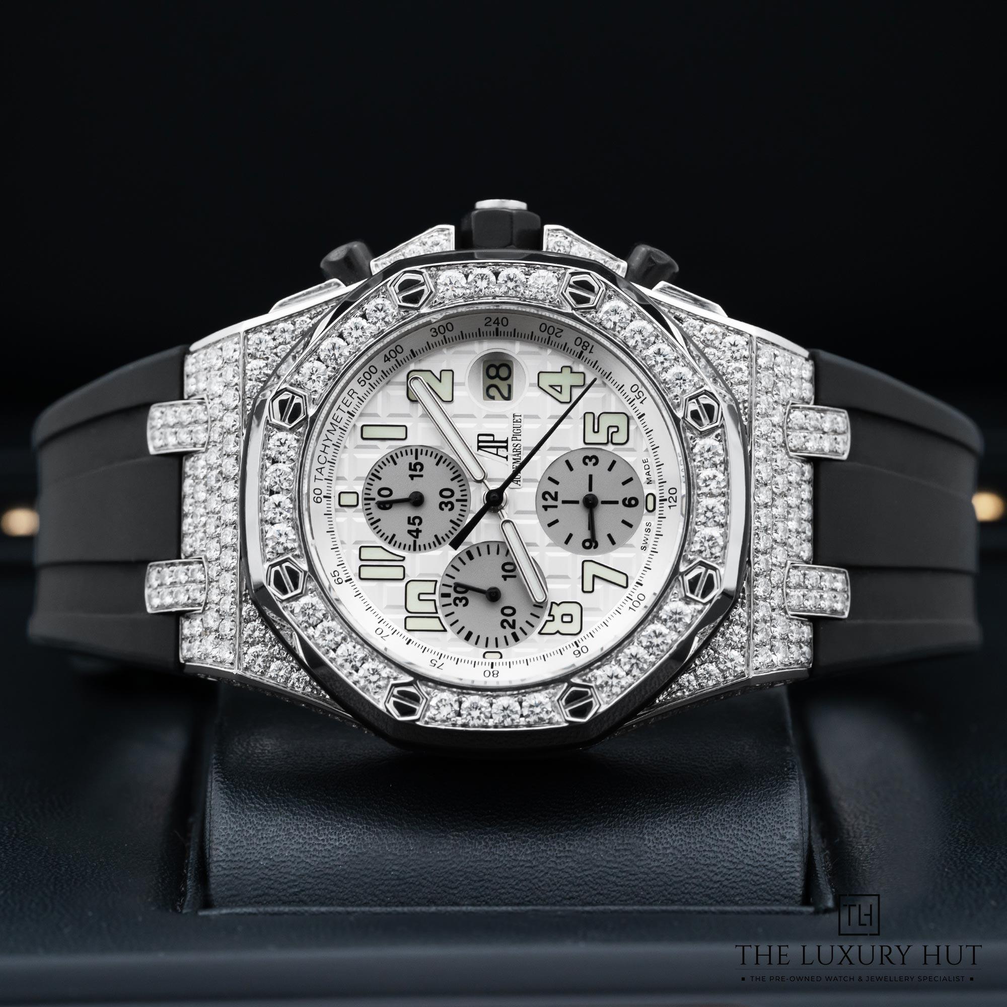 2025/06/Audemars_Piguet_Royal_Oak_Offshore_White_LB598-b.jpg