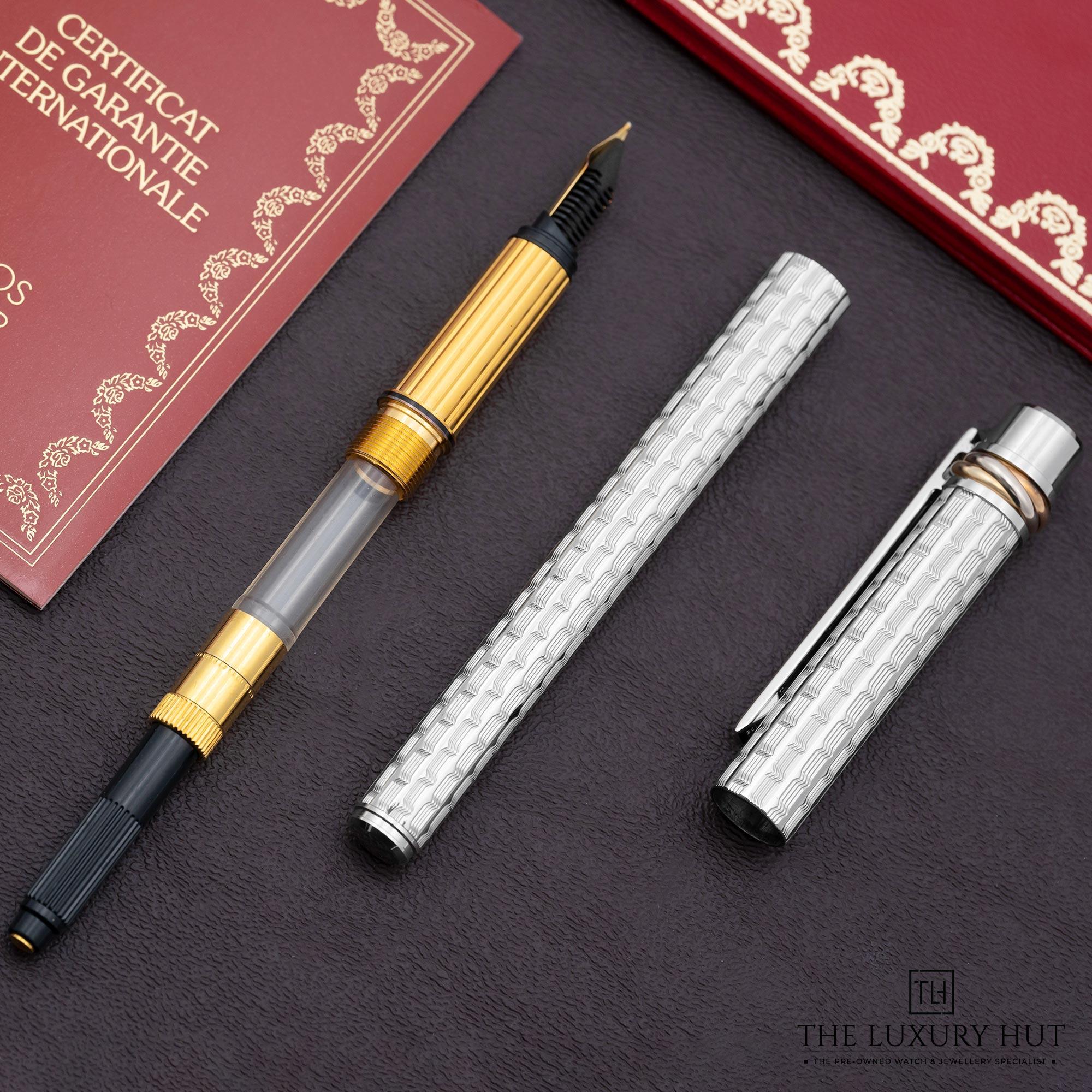 2025/06/Cartier_Must_De_Cartier_Trinity_Fountain_Pen_LB620-c.jpg