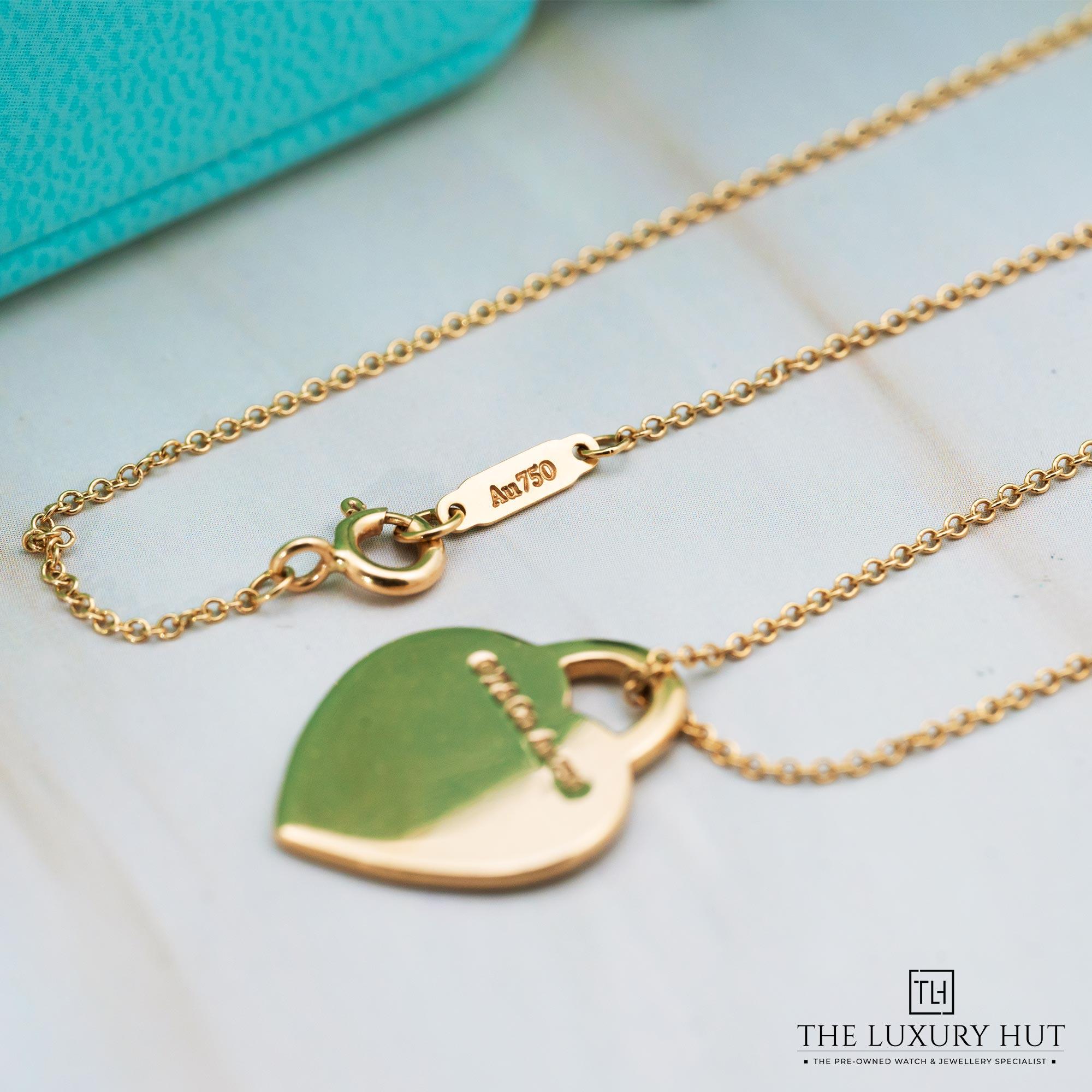 2025/07/Tiffany_Yellow_Gold_Heart_Tag_Pendant_51916-c.jpg