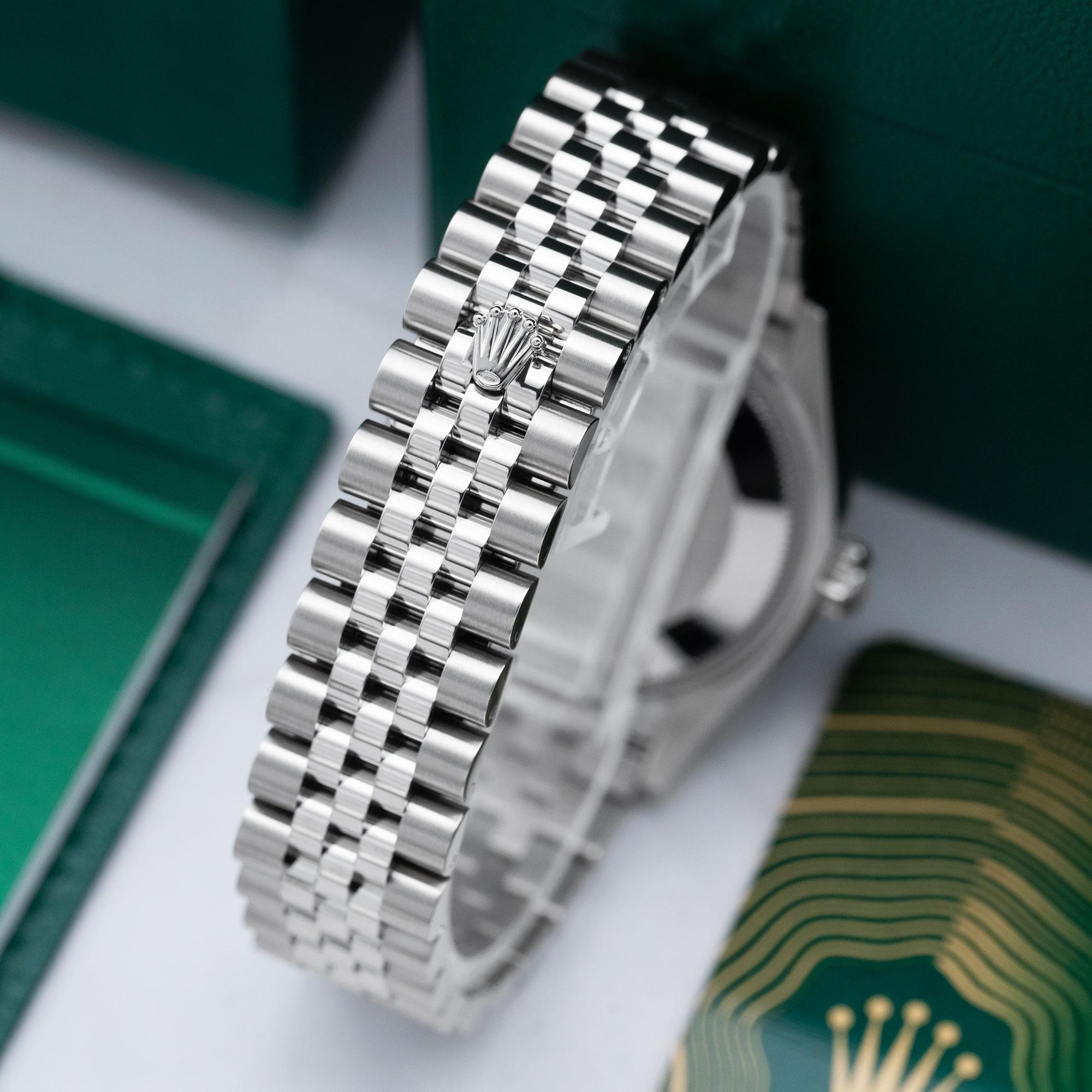 2025/08/Rolex_Datejust_31mm_Mint_Green_Dial_52124-d.jpg