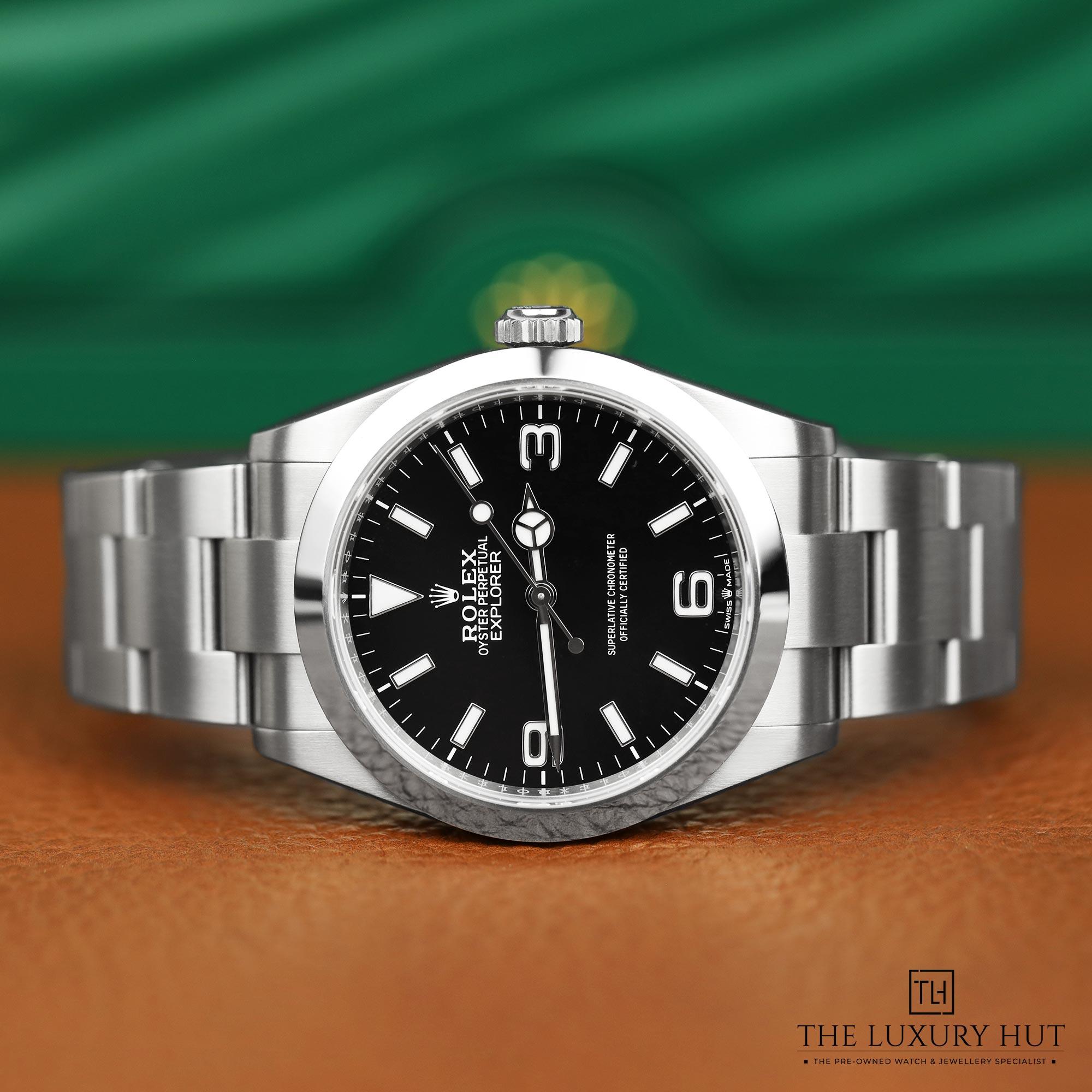 2025/08/Rolex_Explorer_Steel_40mm_Black_Dial_52074-c.jpg