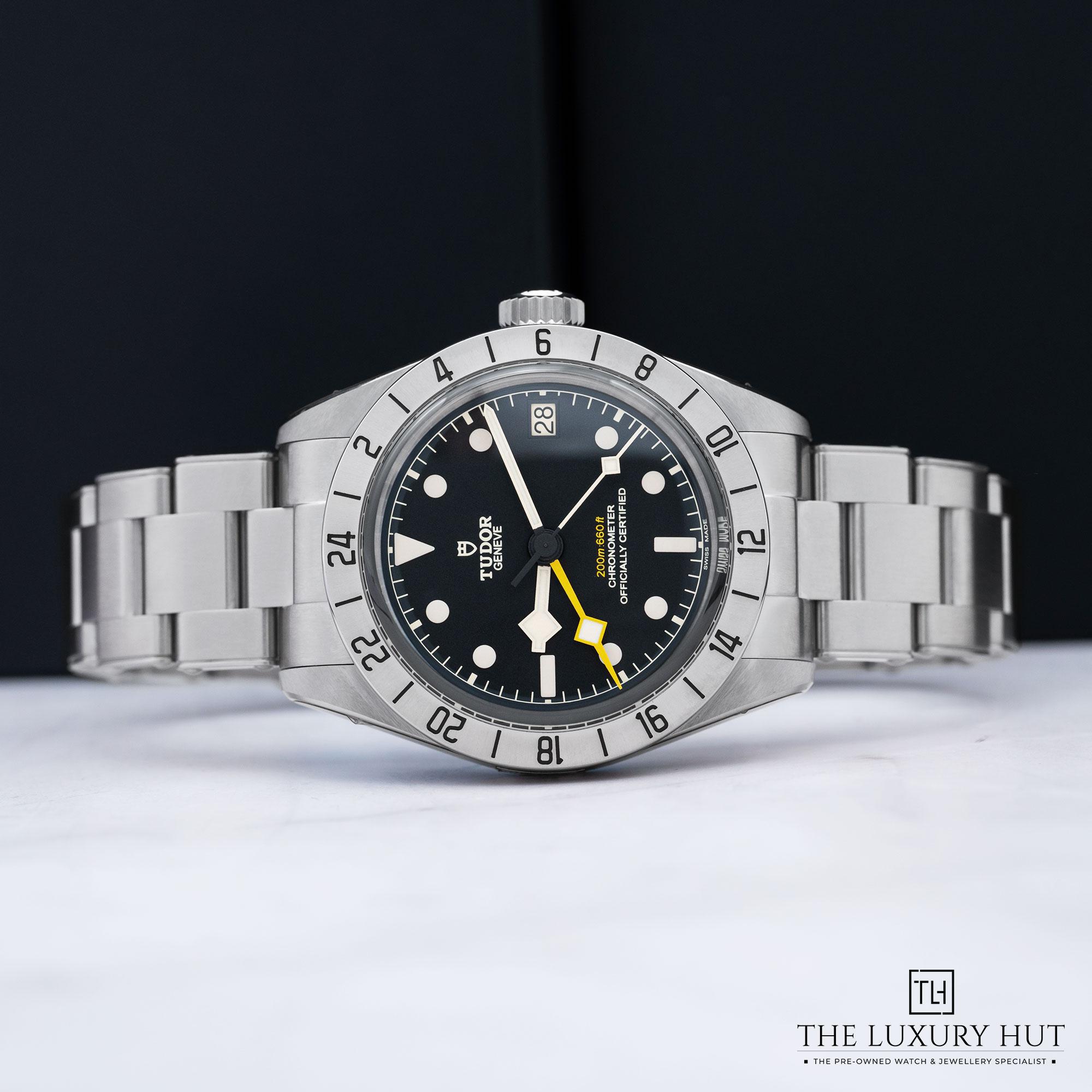 2025/08/Tudor_Black_Bay_Pro_Steel_39mm_Black_Dial_52127b.jpg