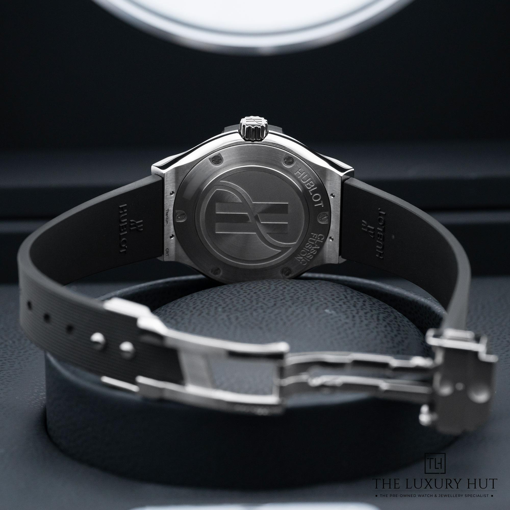 2025/09/Hublot_Classic_Fusion_Titanium_33mm_Black_52096-c.jpg