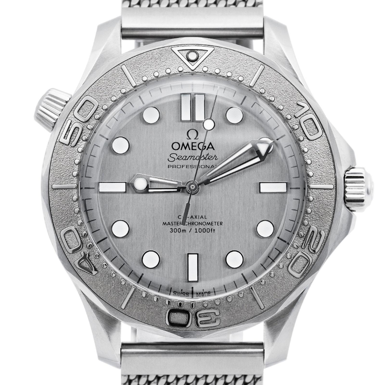 2025/09/Omega_Seamaster_Diver_300M_Steel_42mm_Grey_52206-cr.jpg