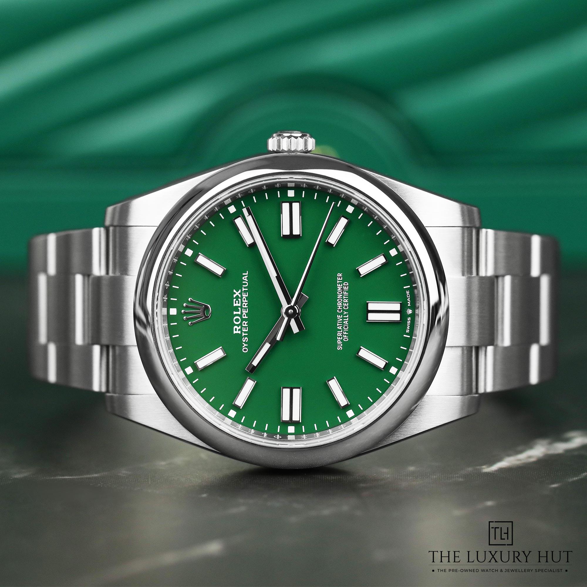 2025/09/Rolex_Oyster_Perpetual_41mm_Steel_Green_Dial_52213-c.jpg
