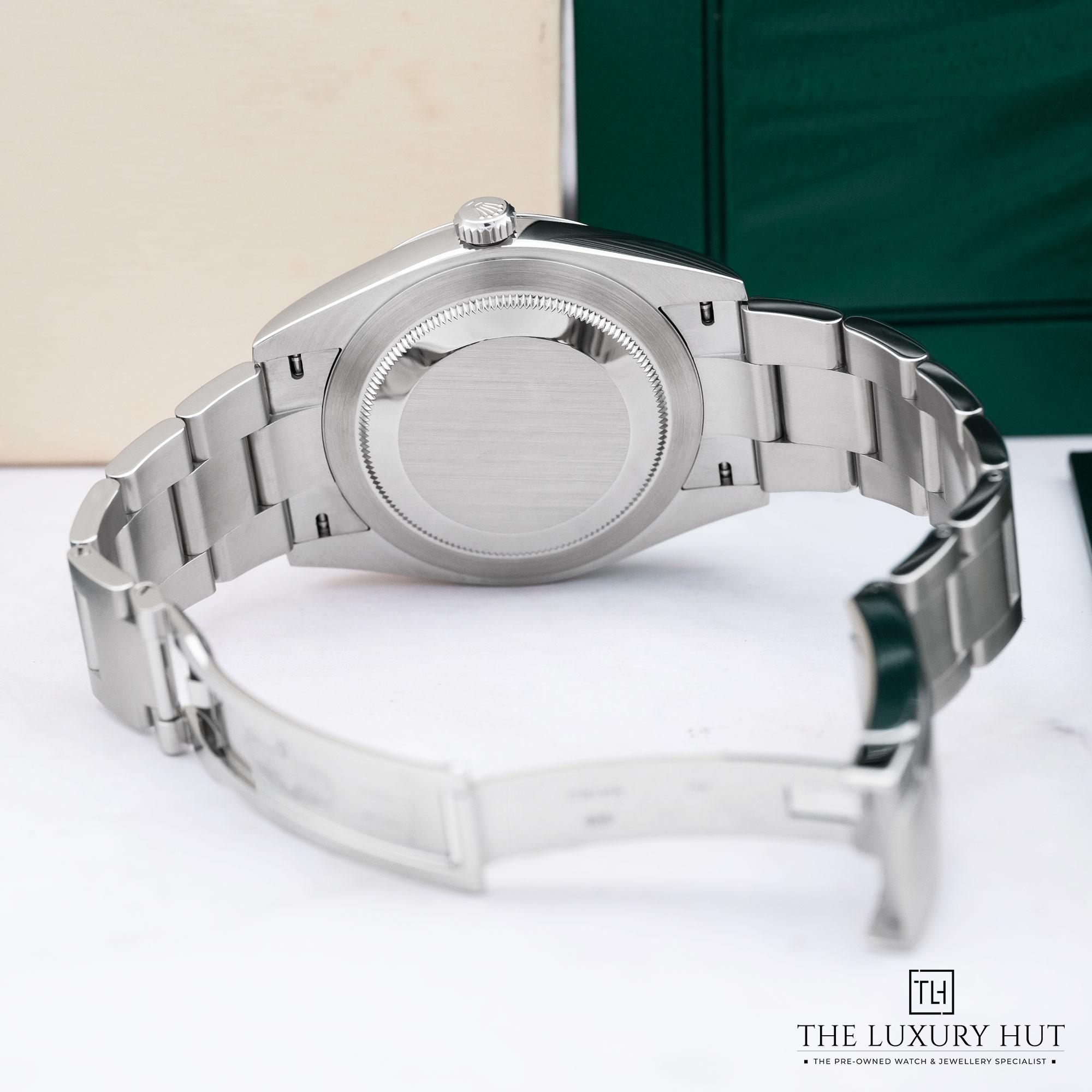 2025/09/Rolex_Oyster_Perpetual_41mm_Steel_Silver_52147-c.jpg