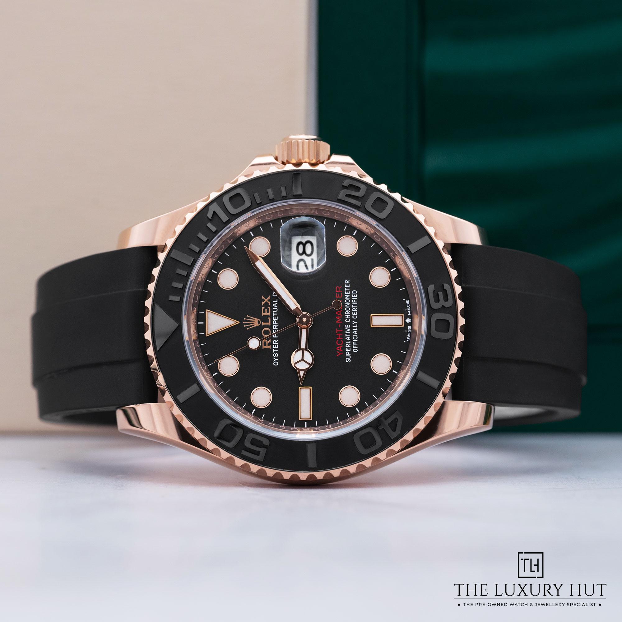 2025/09/Rolex_Yacht-Master_40mm_Everose_Gold_Black_52141-b.jpg
