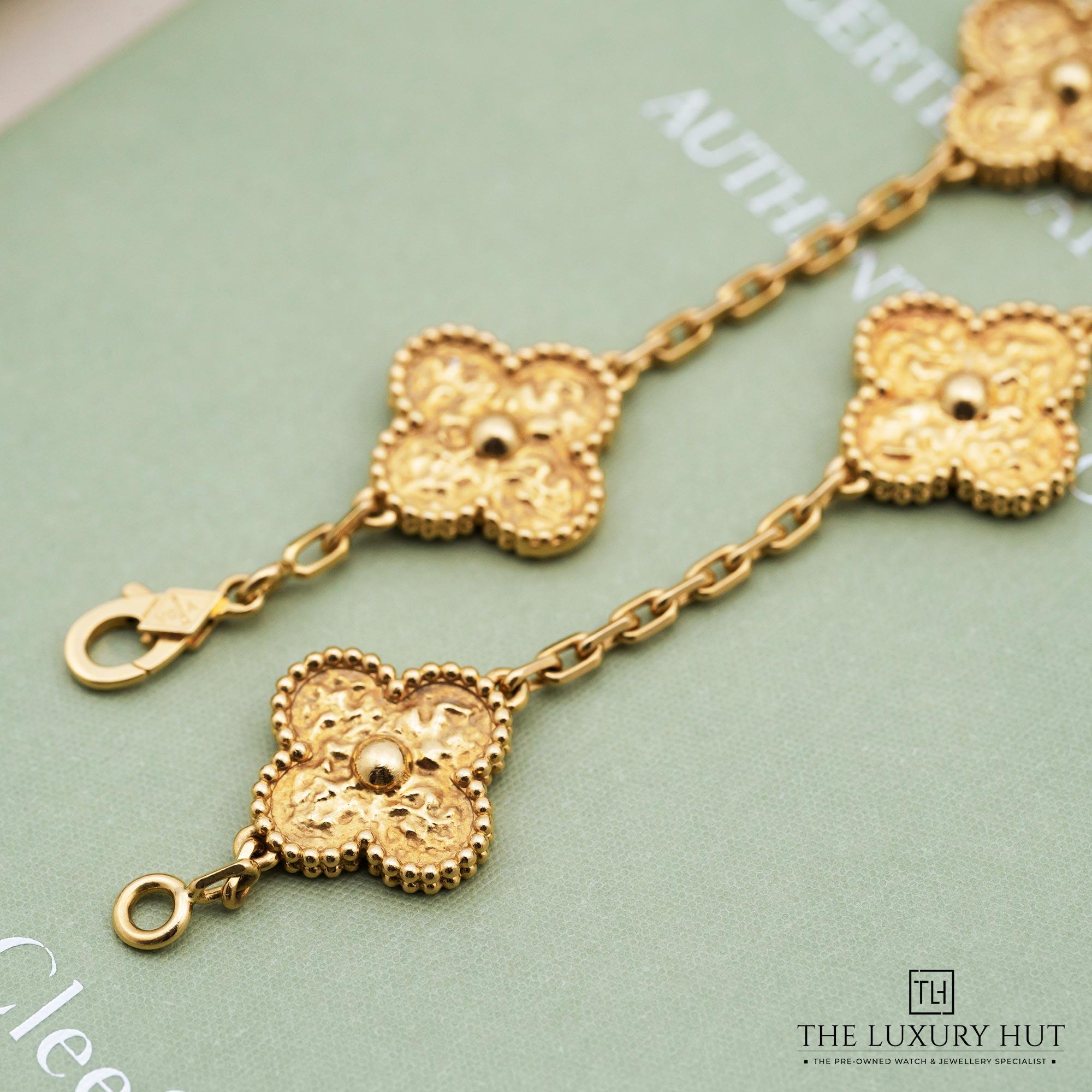 2025/09/Van_Cleef_Arpels_Yellow-Gold_Motifs_Bracelet_LB685-b.jpg