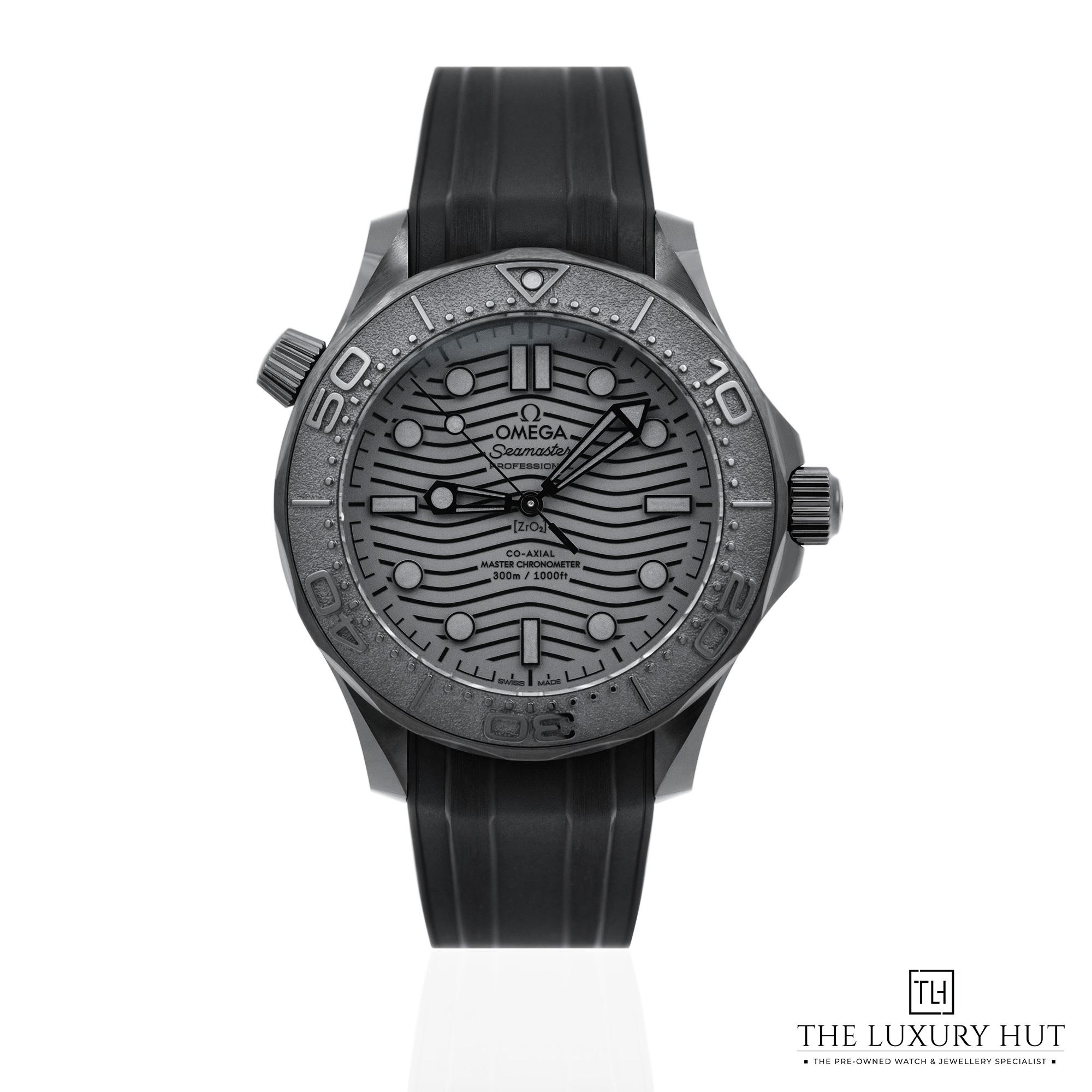 2025/10/Omega_Seamaster_Diver_300M_52315-a.jpg