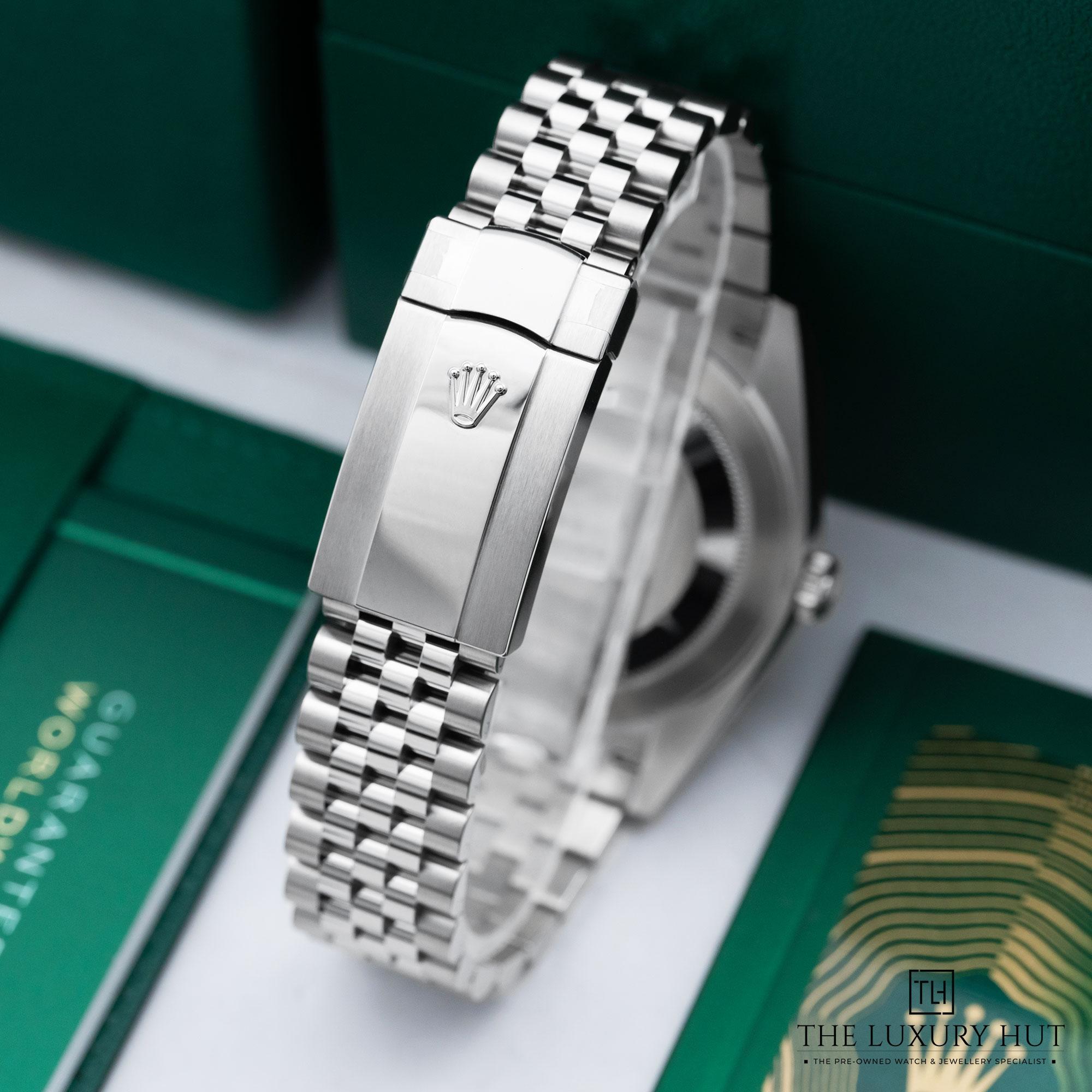 2025/10/Rolex_Datejust_41mm_Slate_Baton_Dial_52247-d.jpg