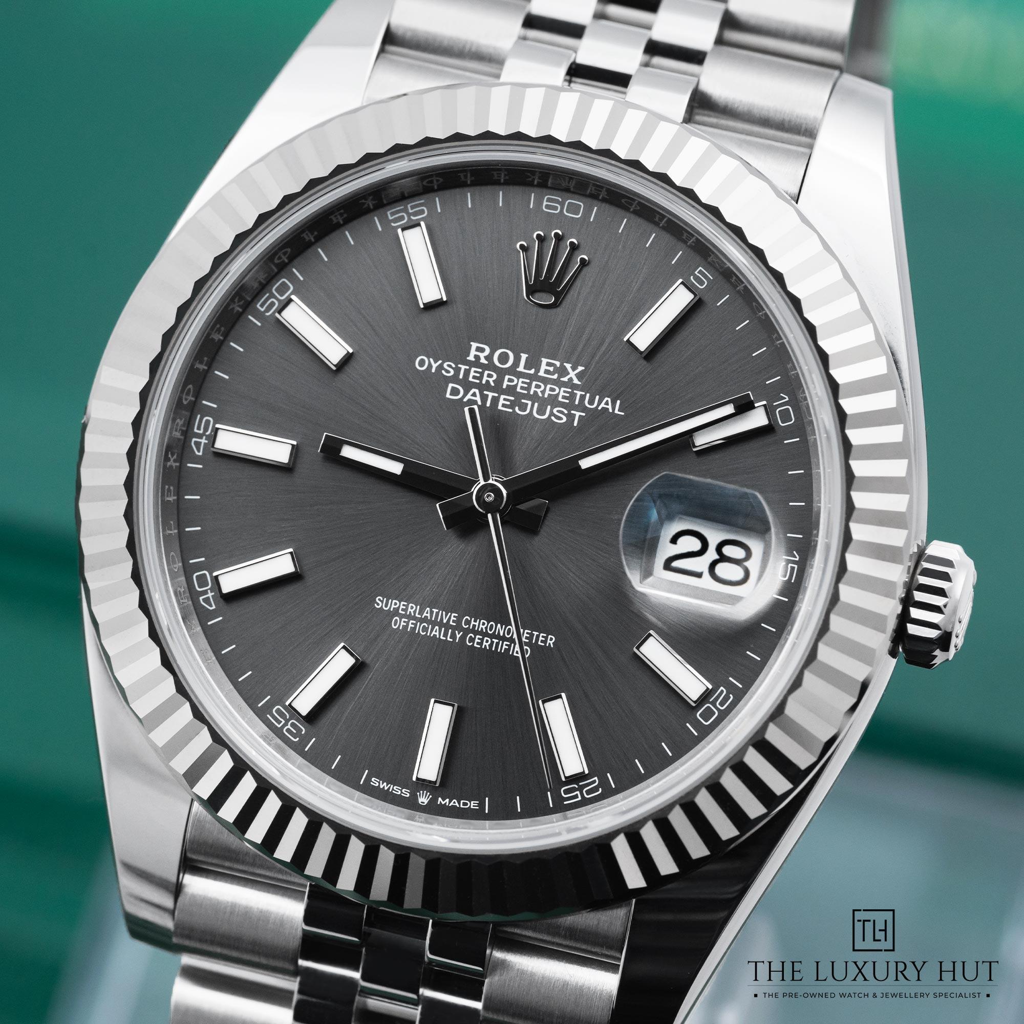 2025/10/Rolex_Datejust_41mm_Slate_Baton_Dial_52247-e.jpg